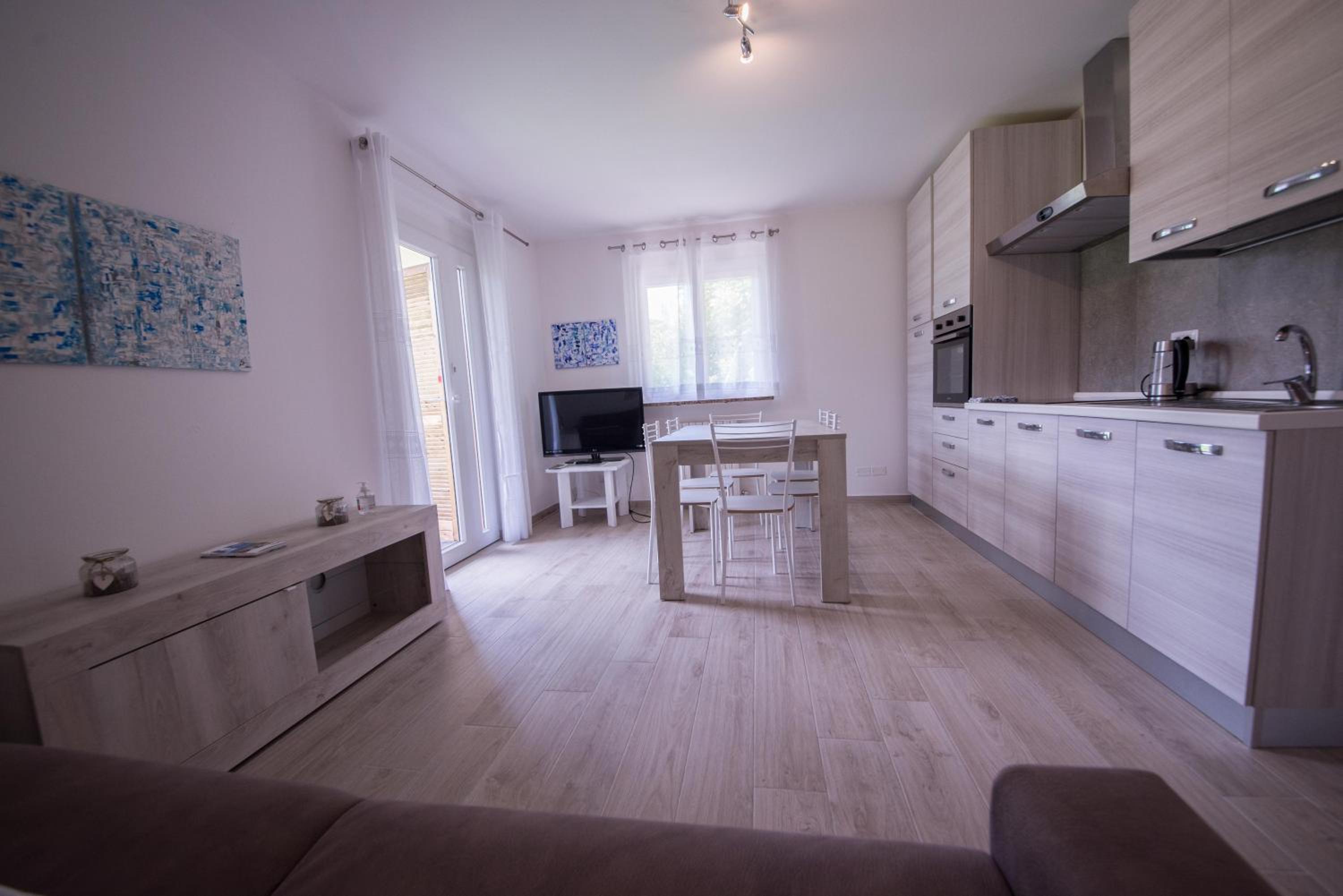 One-Bedroom Apartment - Photo 11
