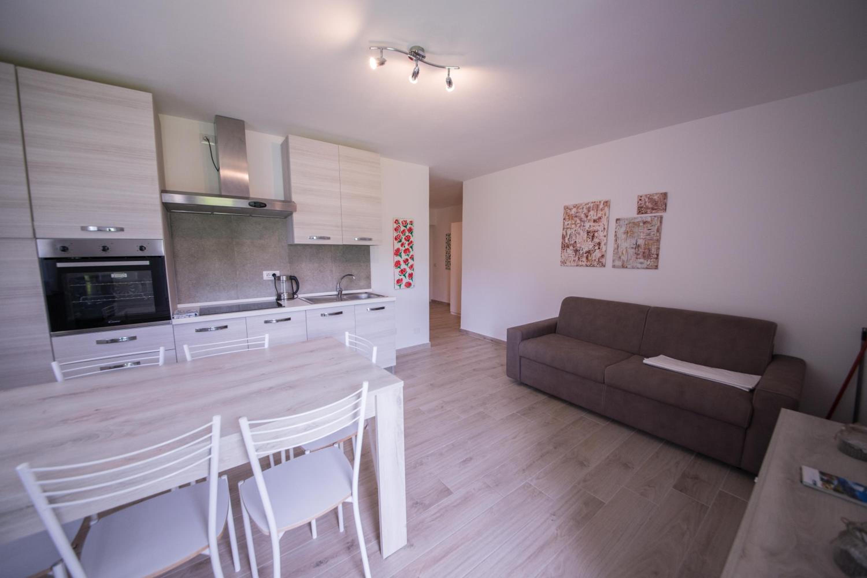 One-Bedroom Apartment - Photo 3