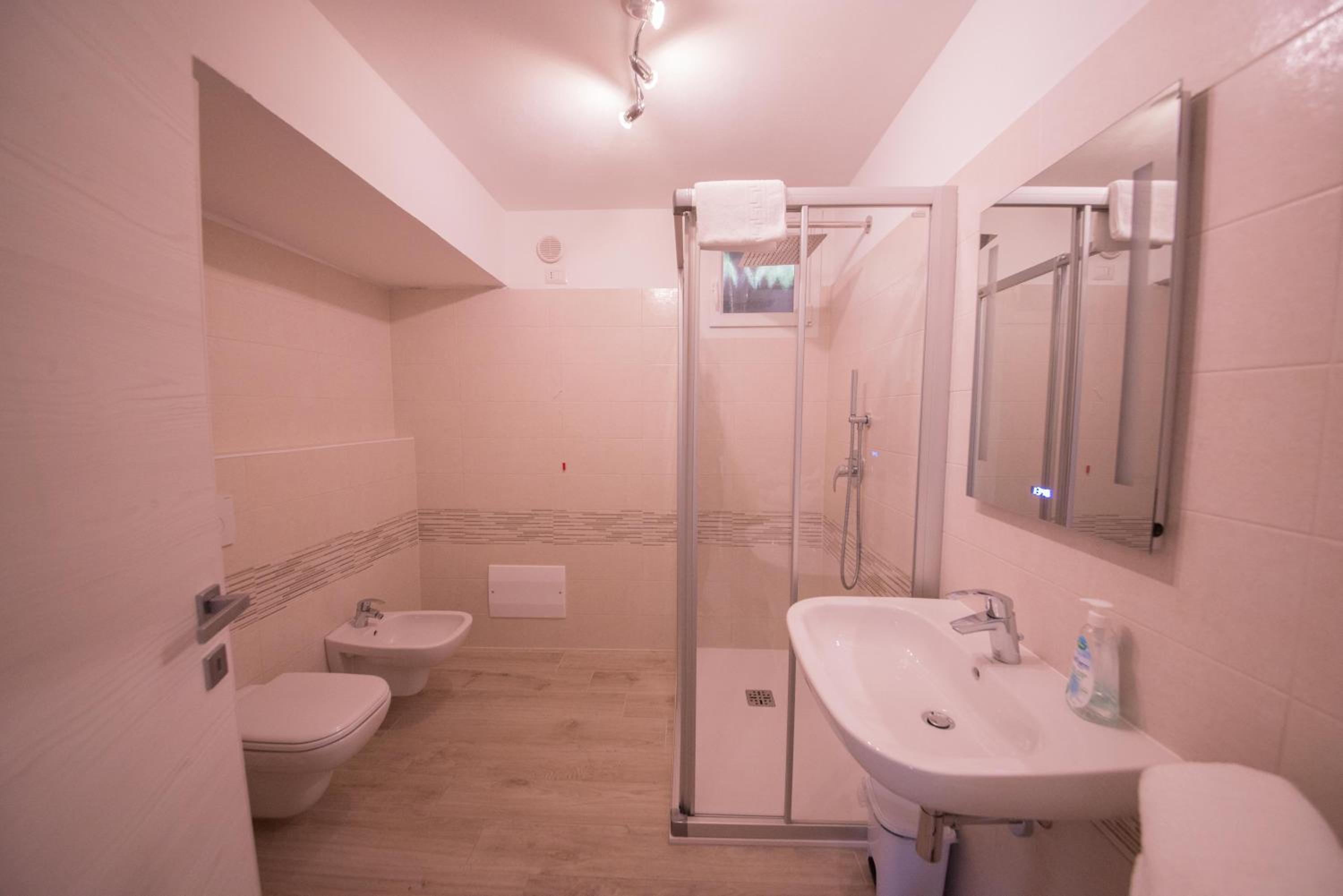 One-Bedroom Apartment - Photo 6