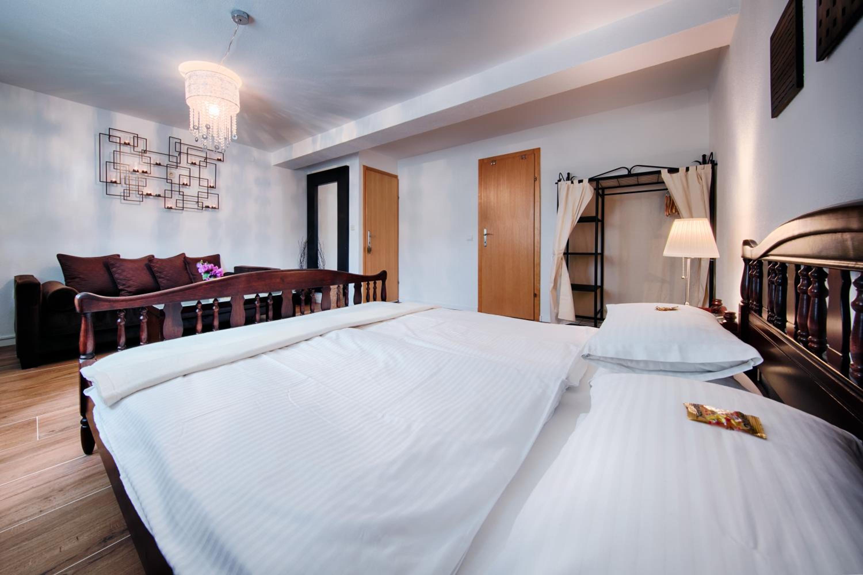Double Room with Private Bathroom photo 3