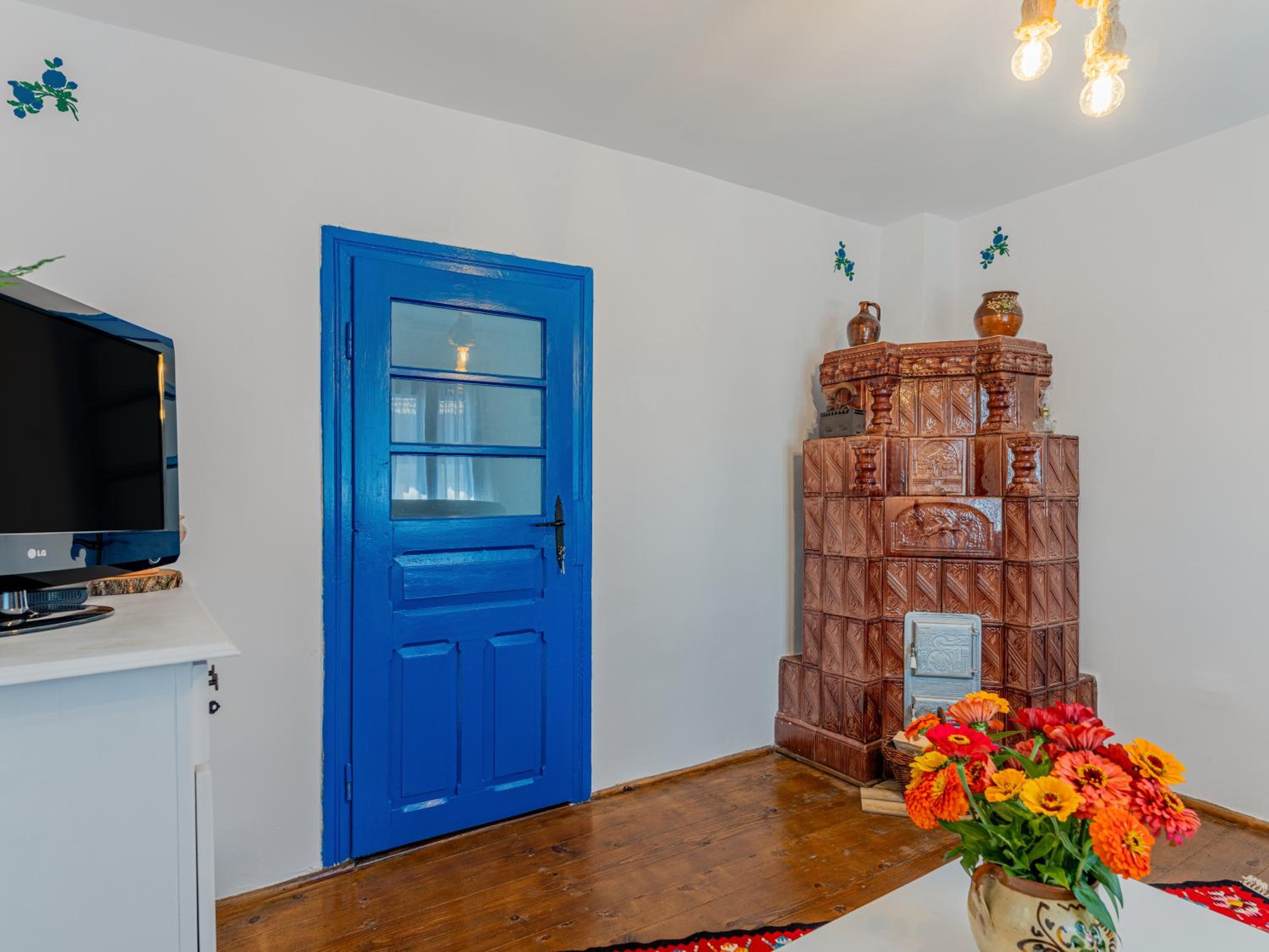 Two-Bedroom House - Photo 35
