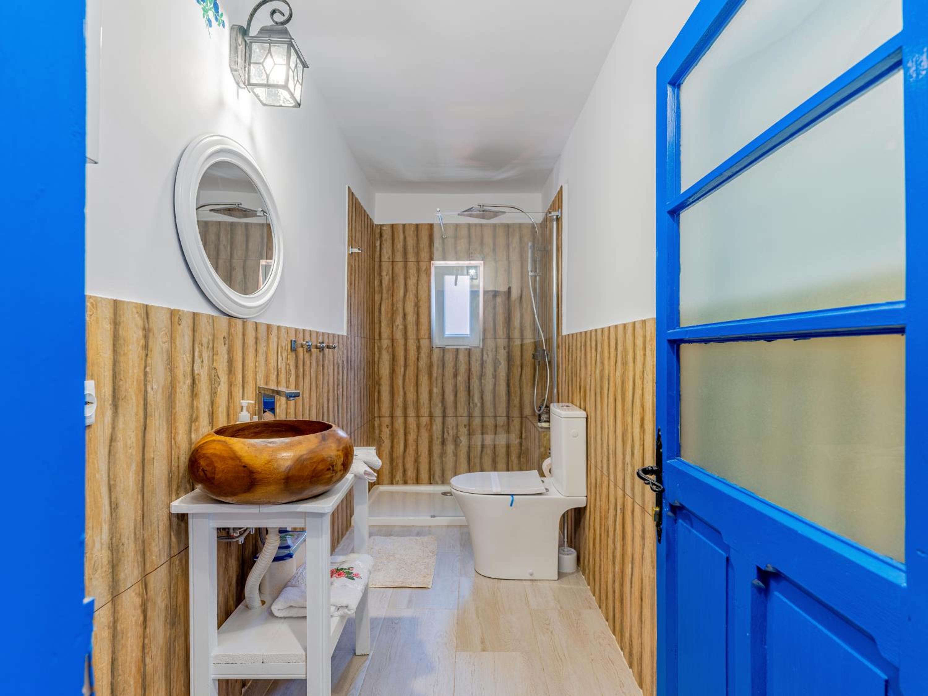 Two-Bedroom House - Photo 38