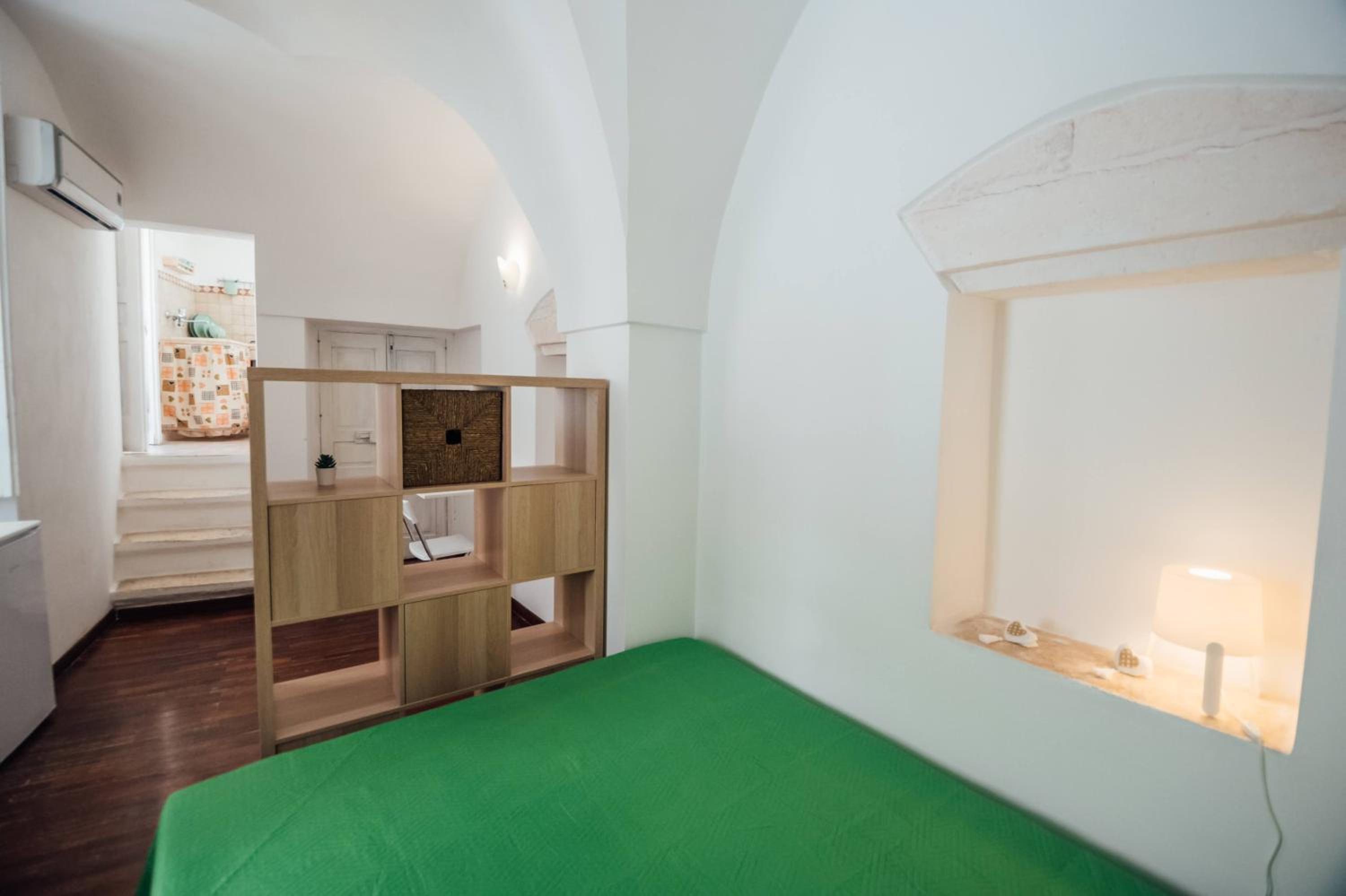 Apartment with Terrace - Photo 13