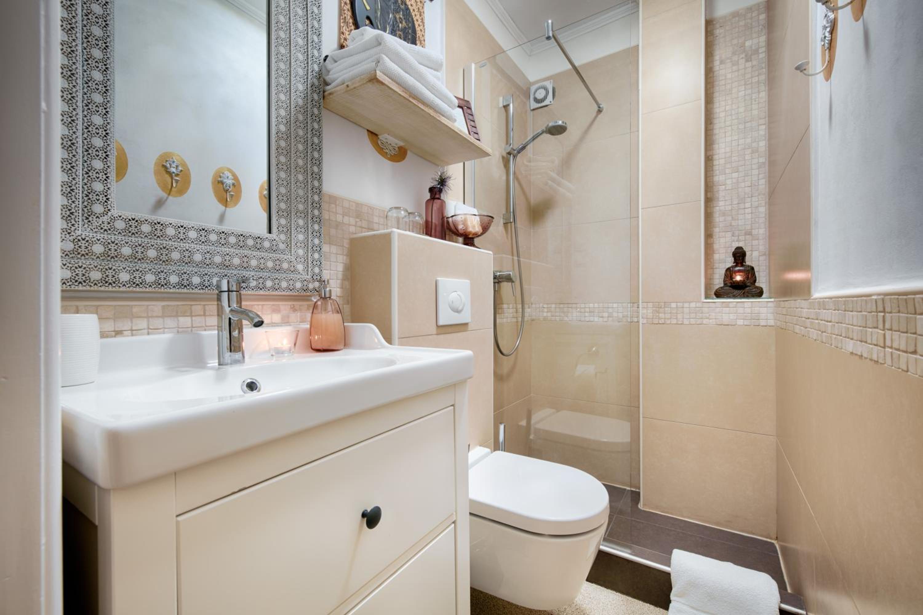 Double Room with Private Bathroom photo 3