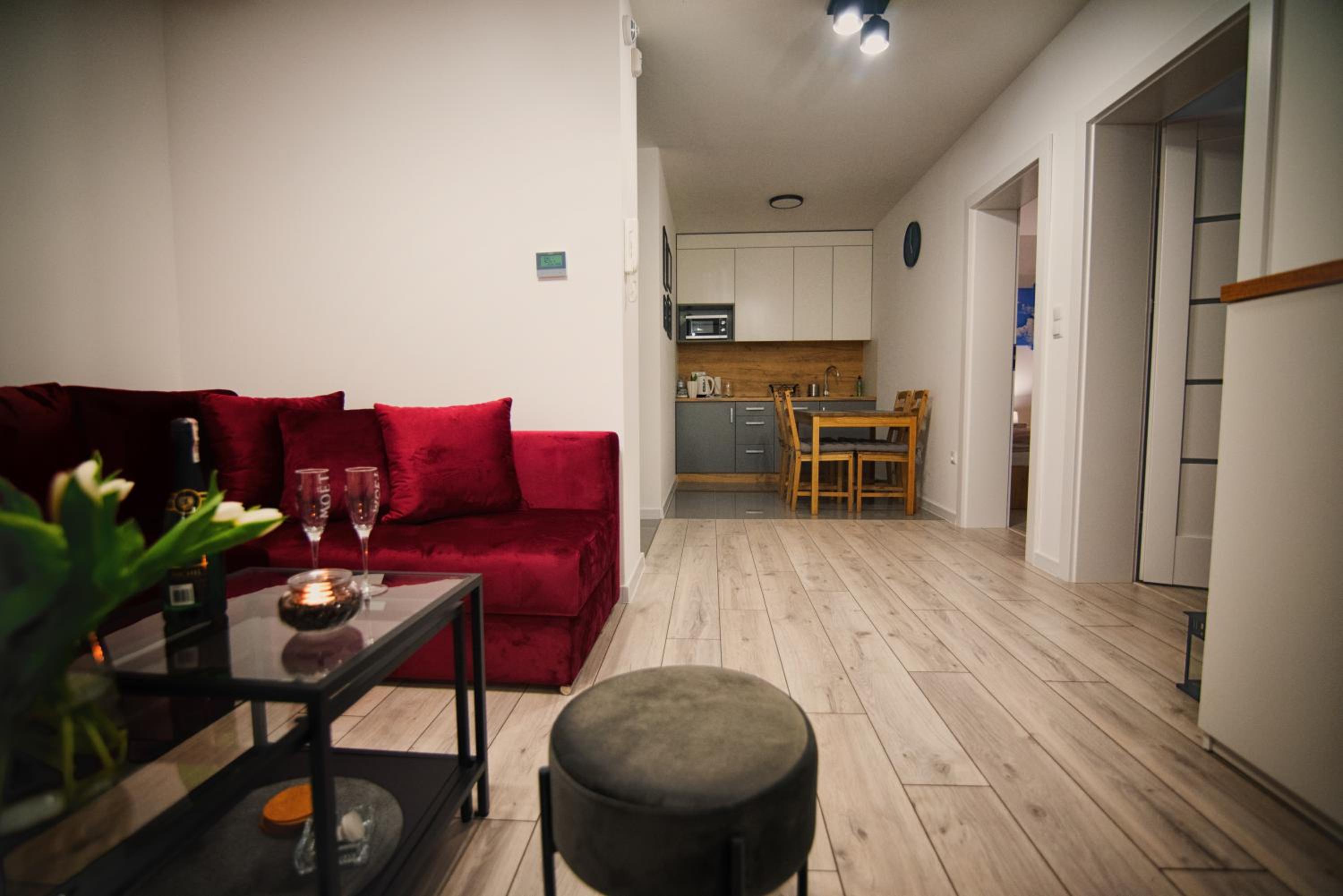 Apartment with Balcony - Photo 14