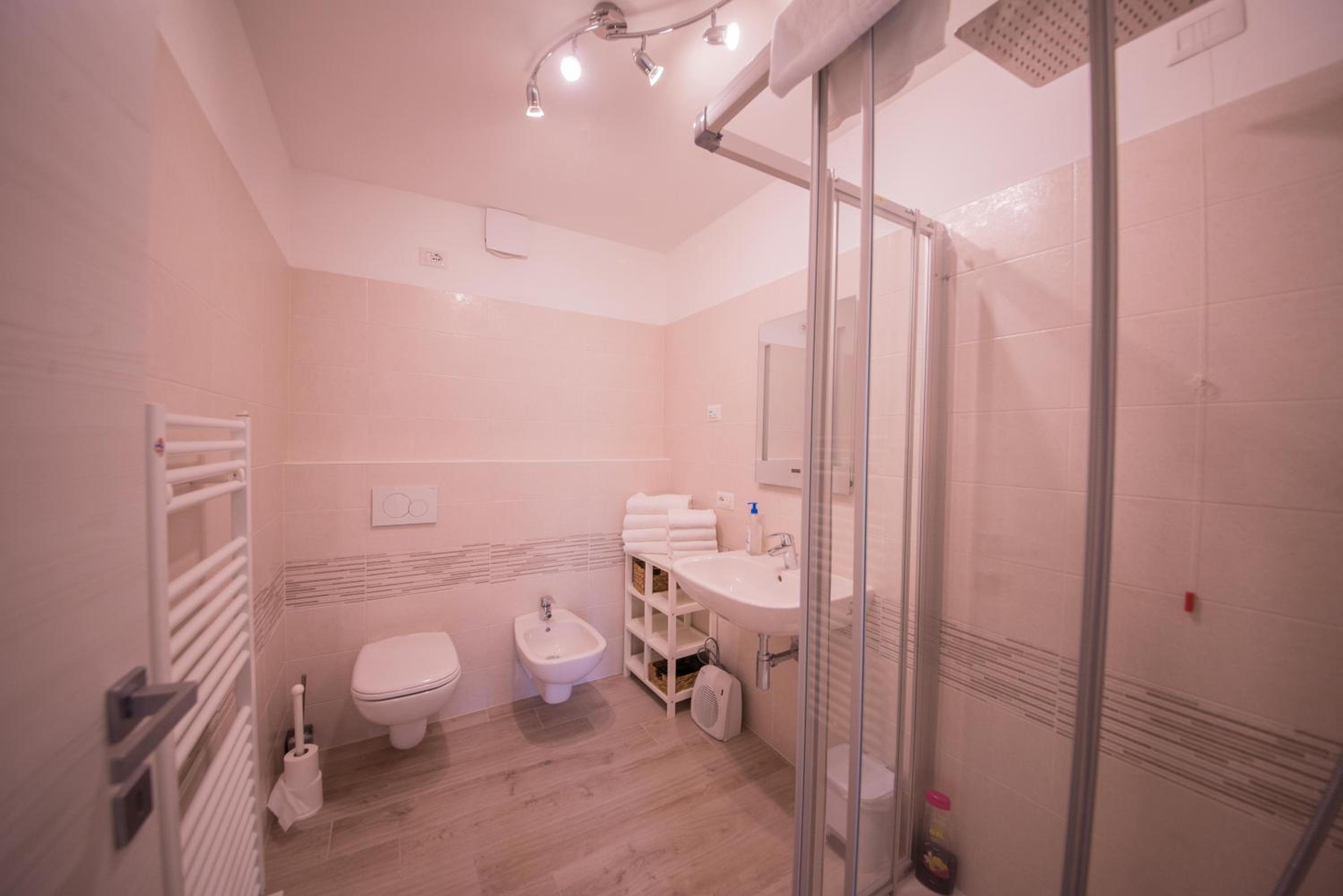 Two-Bedroom Apartment - Photo 7