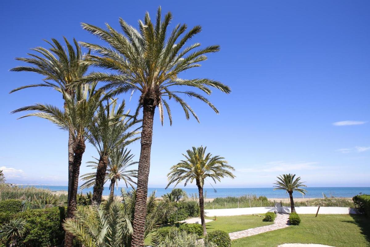 Villa - Beach Front