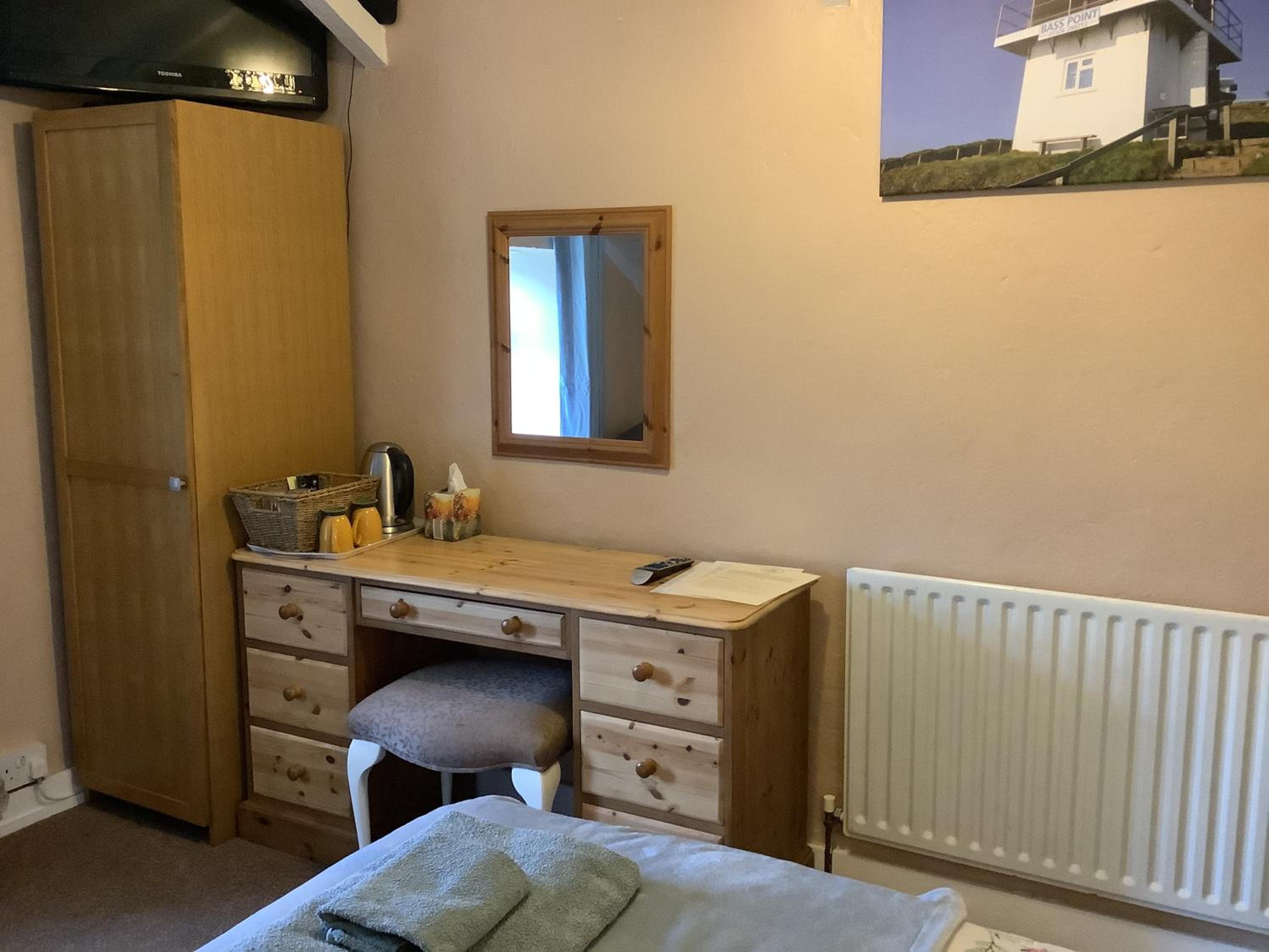 Double Room with Shared Bathroom photo 1
