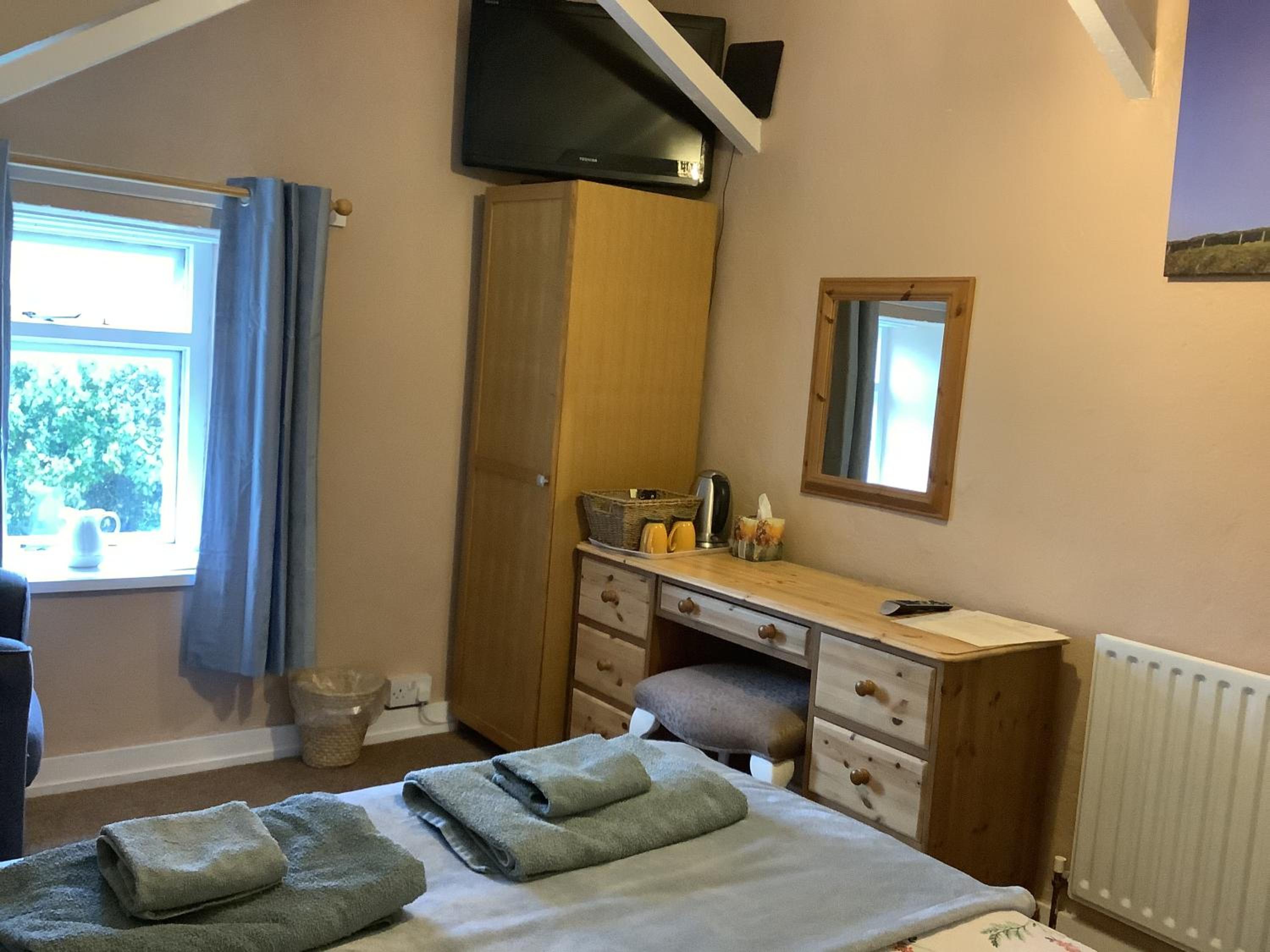 Double Room with Shared Bathroom photo 3