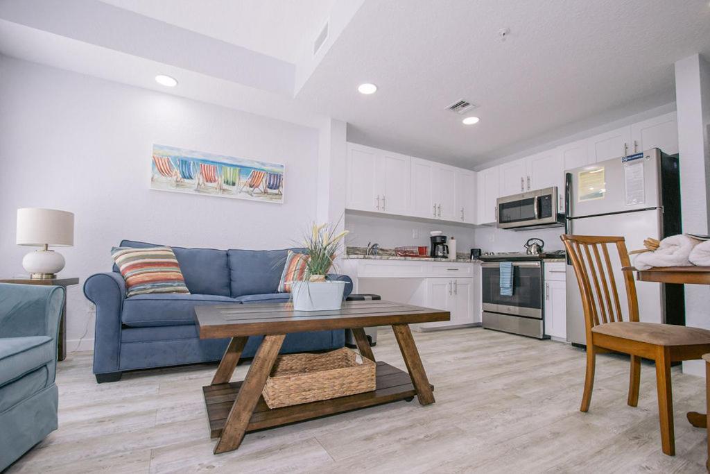 One-Bedroom Apartment - Photo 4
