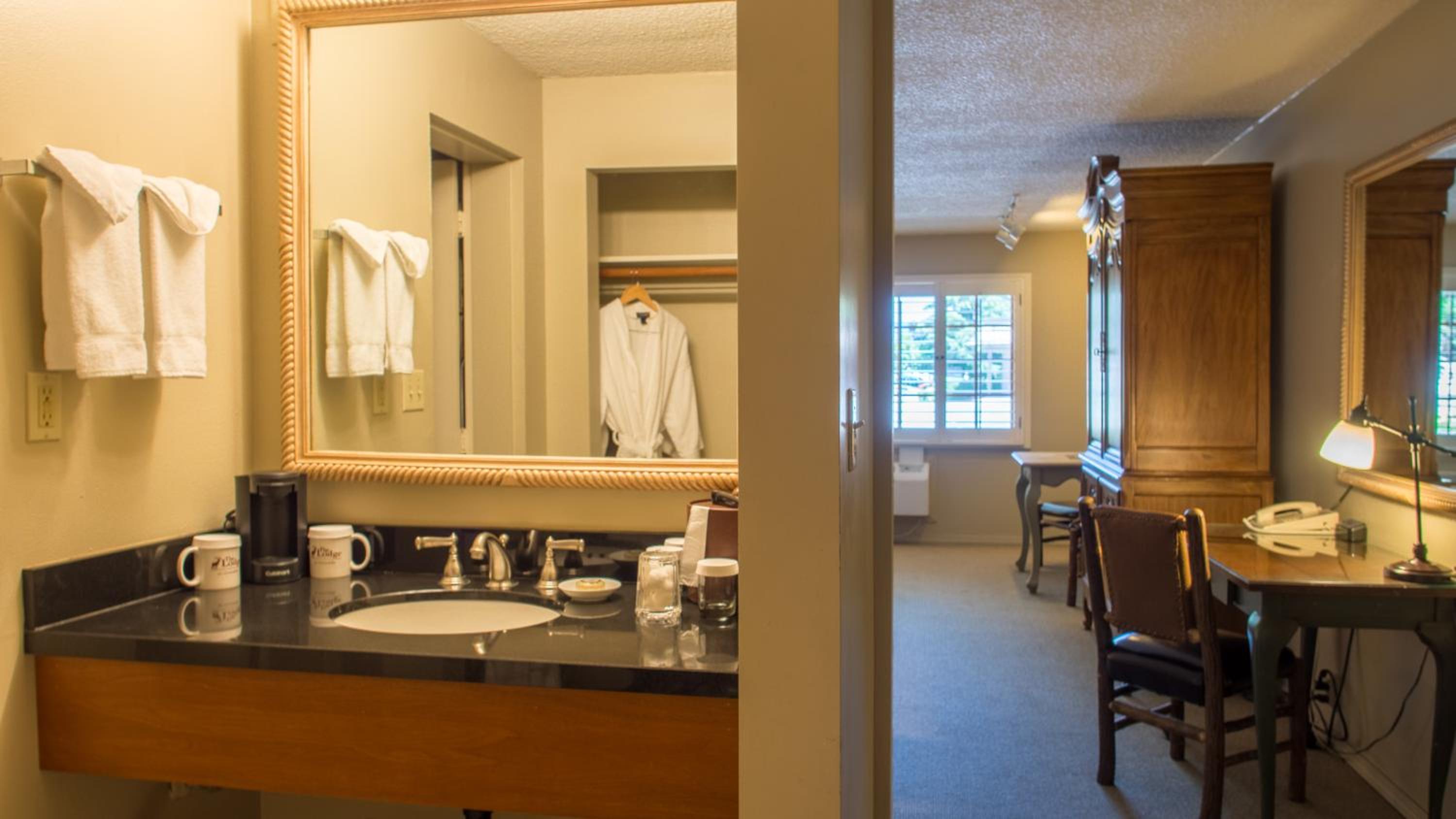 Double Room - Disability Access photo 2