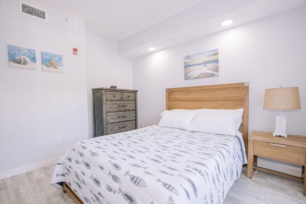 One-Bedroom Apartment - Photo 1