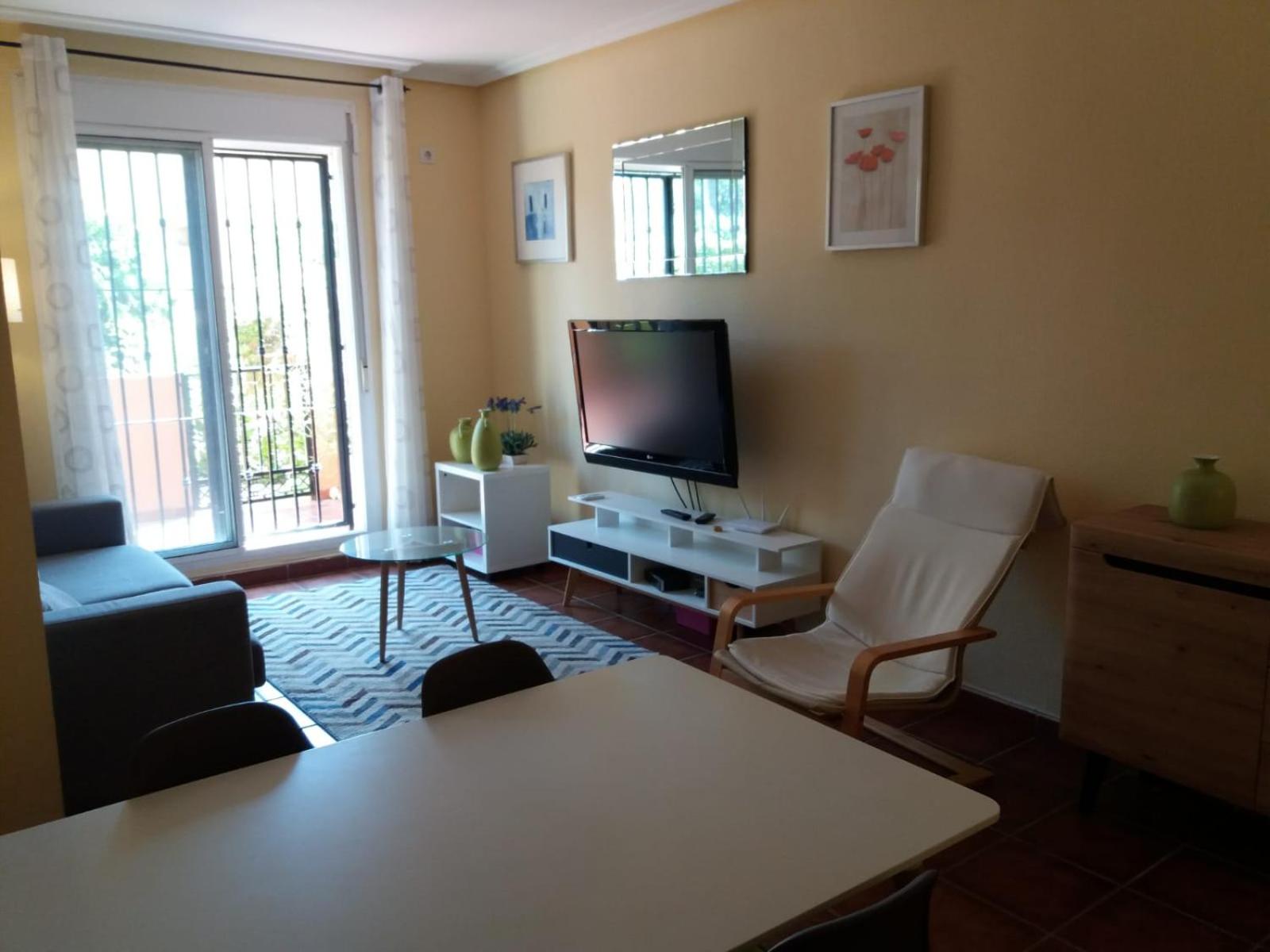 Apartamento con vista a la piscina