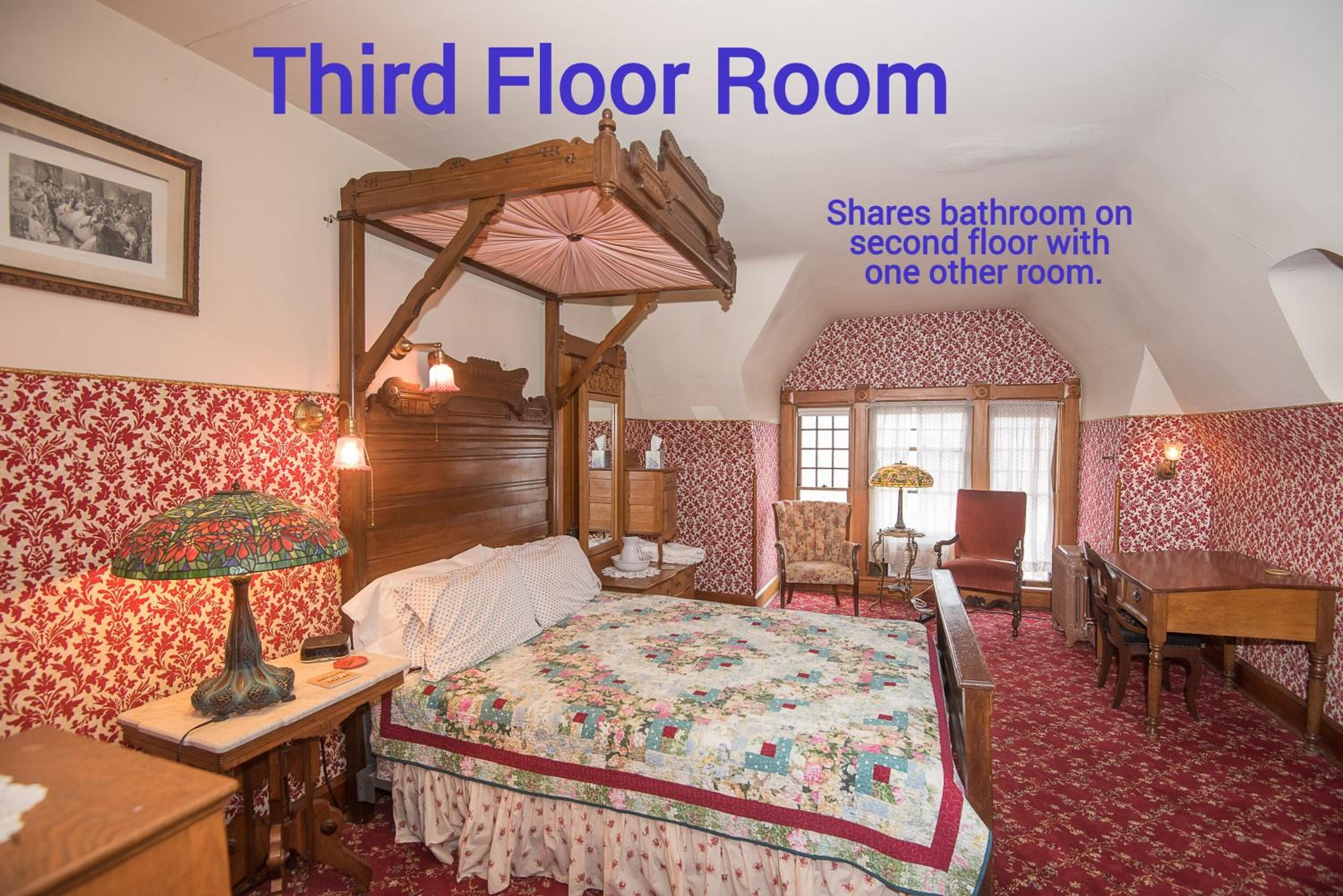 Double Room with Shared Bathroom photo 2
