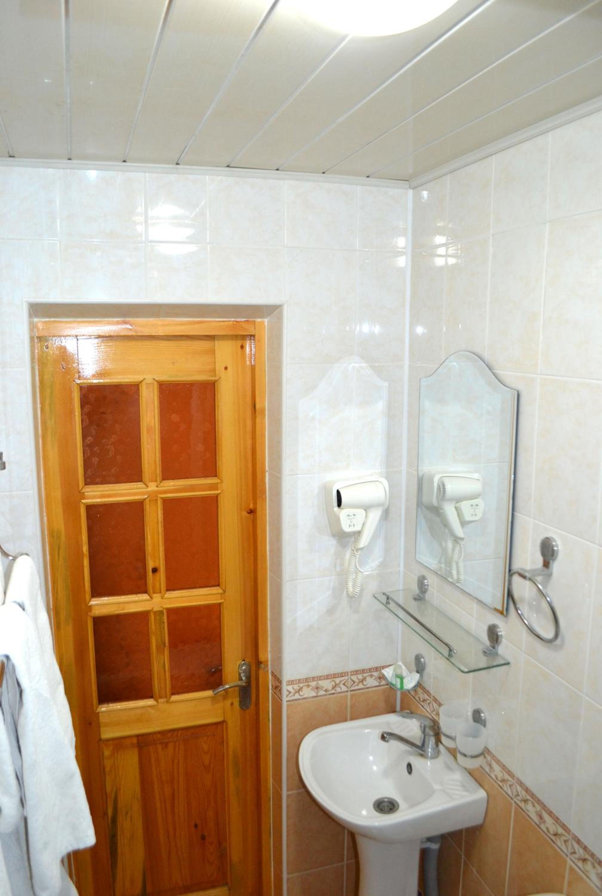 Standard Twin Room photo 2