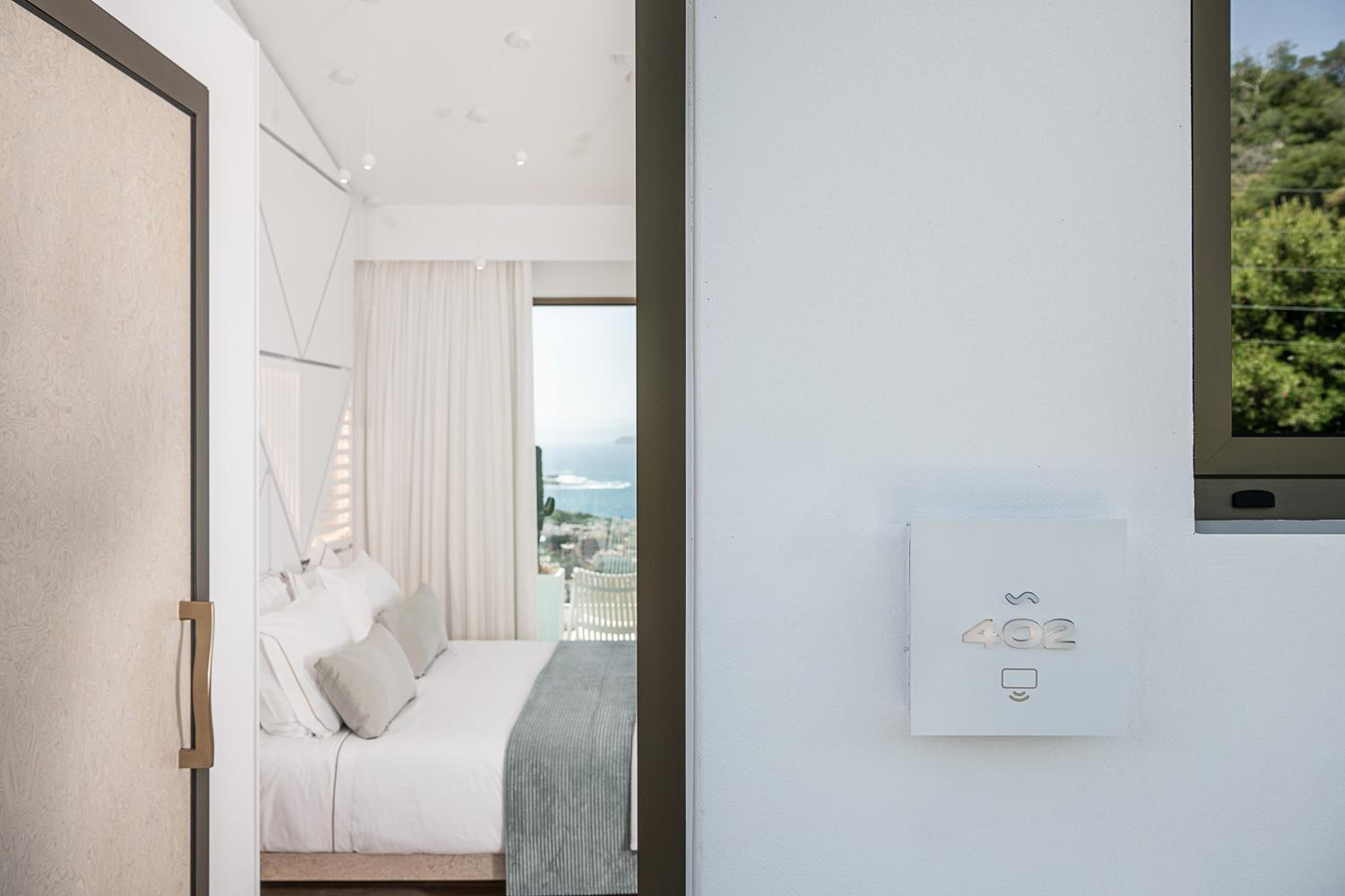 Ambassador Room with Sea View and Private Pool - Photo 11