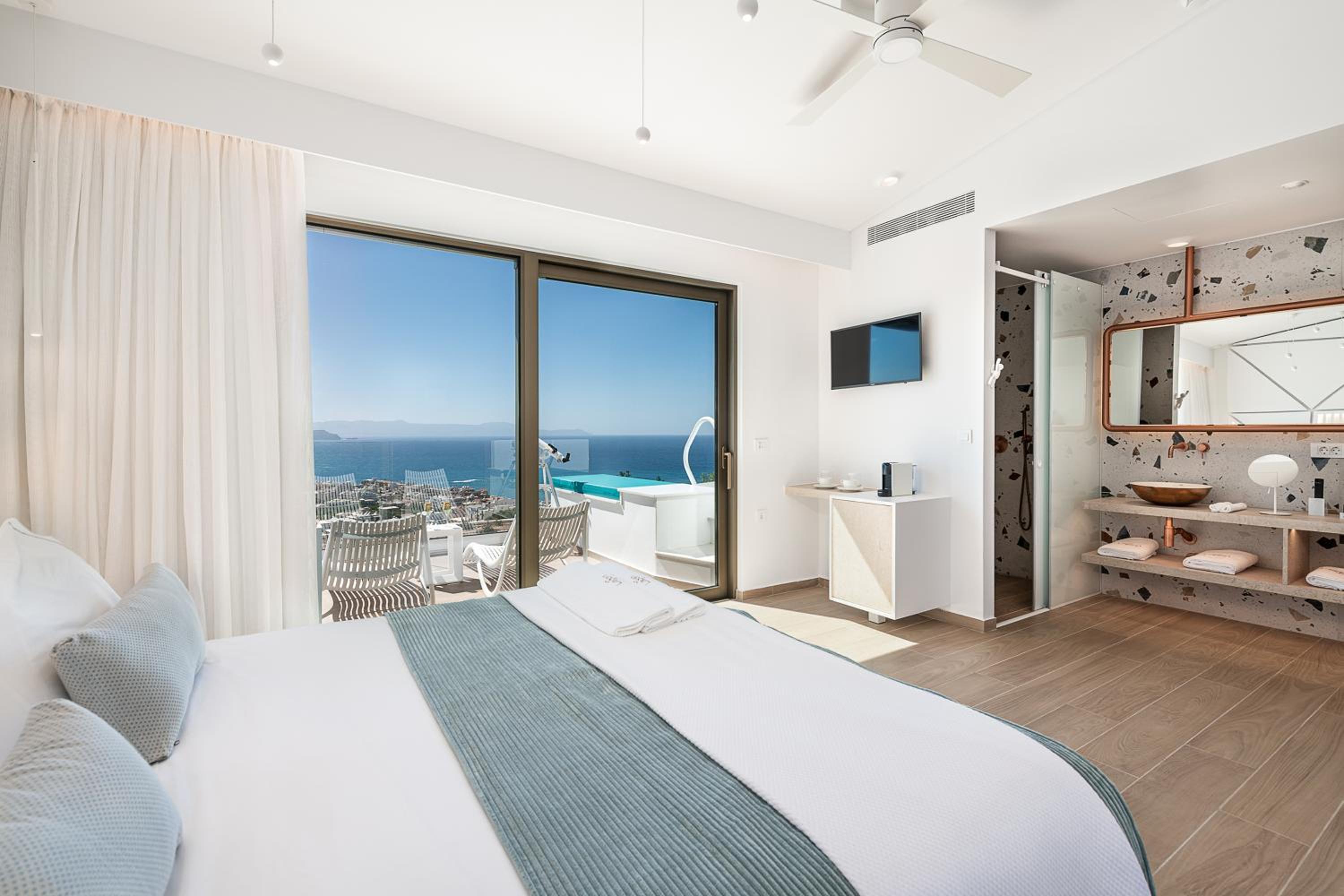 Ambassador Room with Sea View and Private Pool - Photo 10
