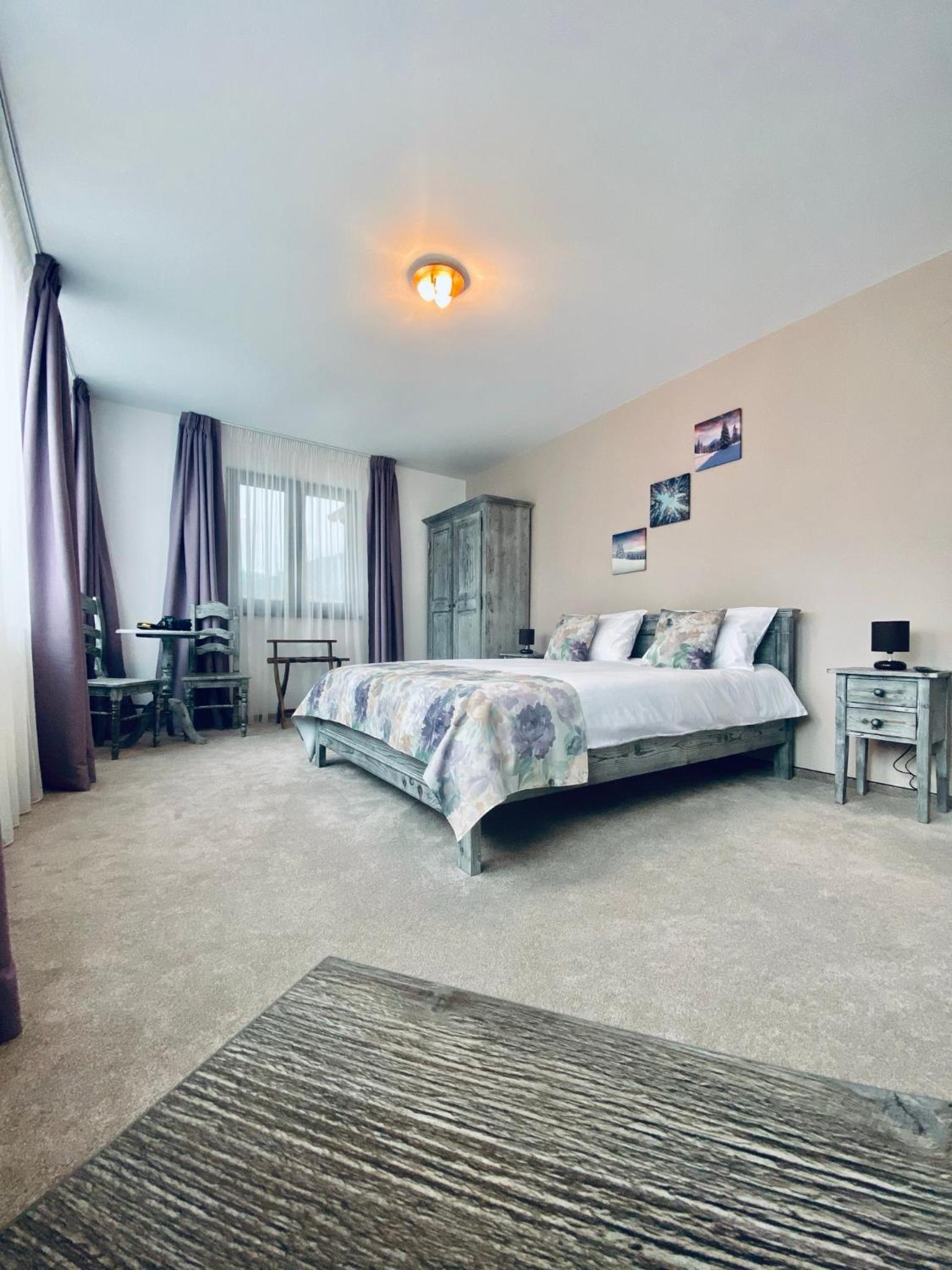 Apartment with Mountain View - Photo 1
