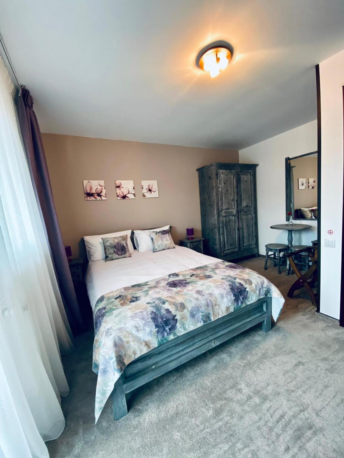 Double Room with Balcony photo 3