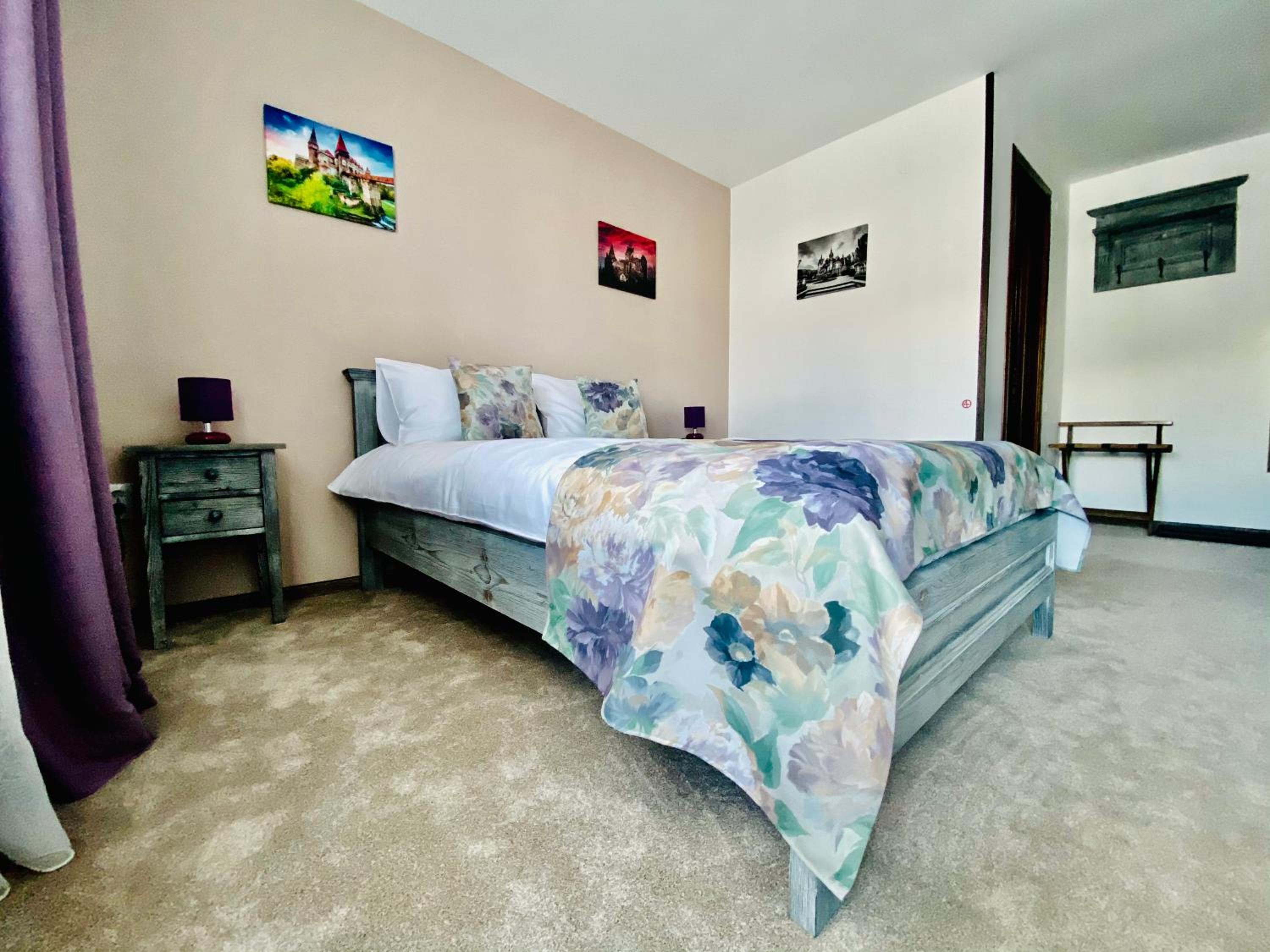 Double Room with Balcony - Photo 7