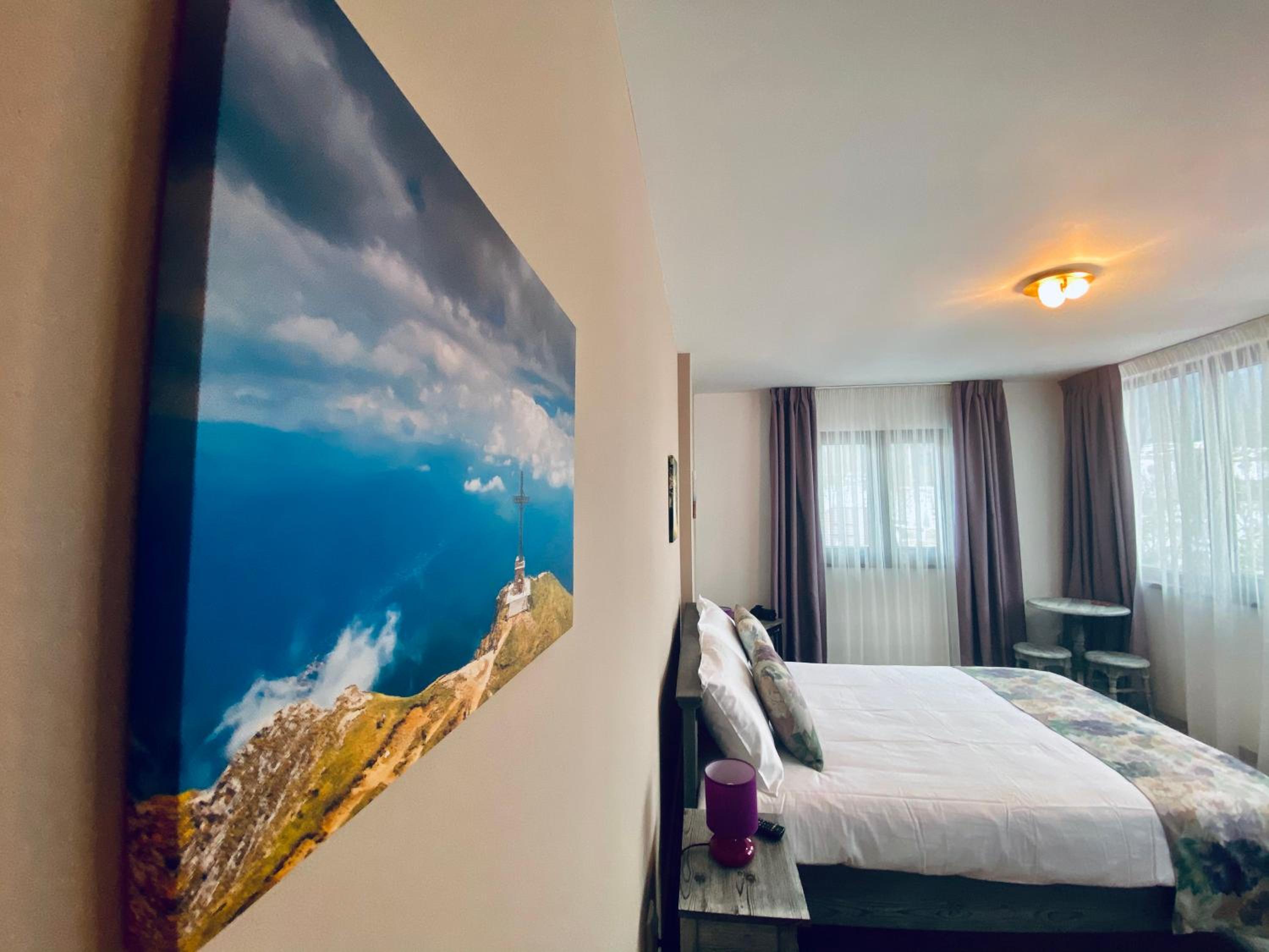 Double Room with Mountain View - Photo 6