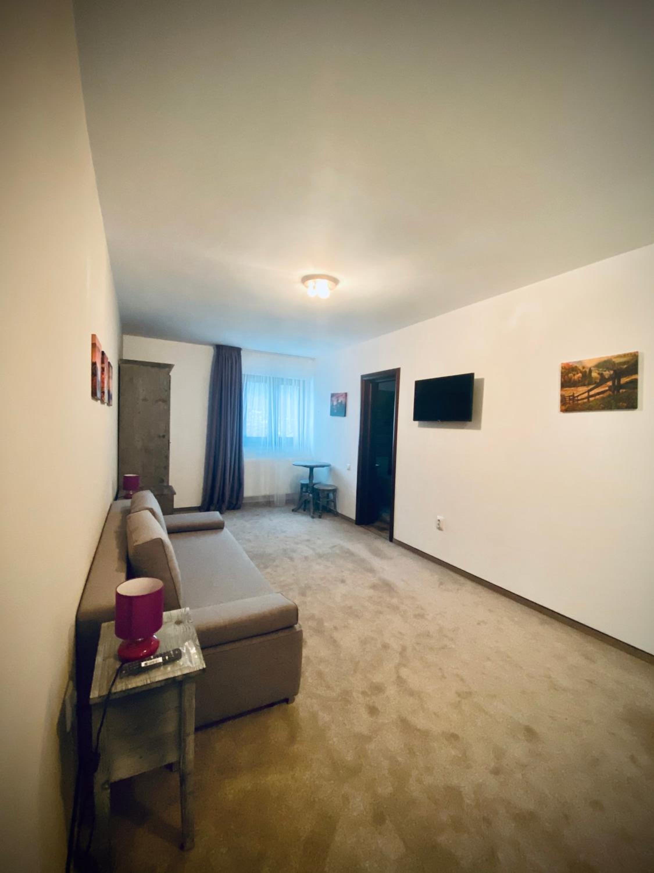 Apartment with Mountain View - Photo 7