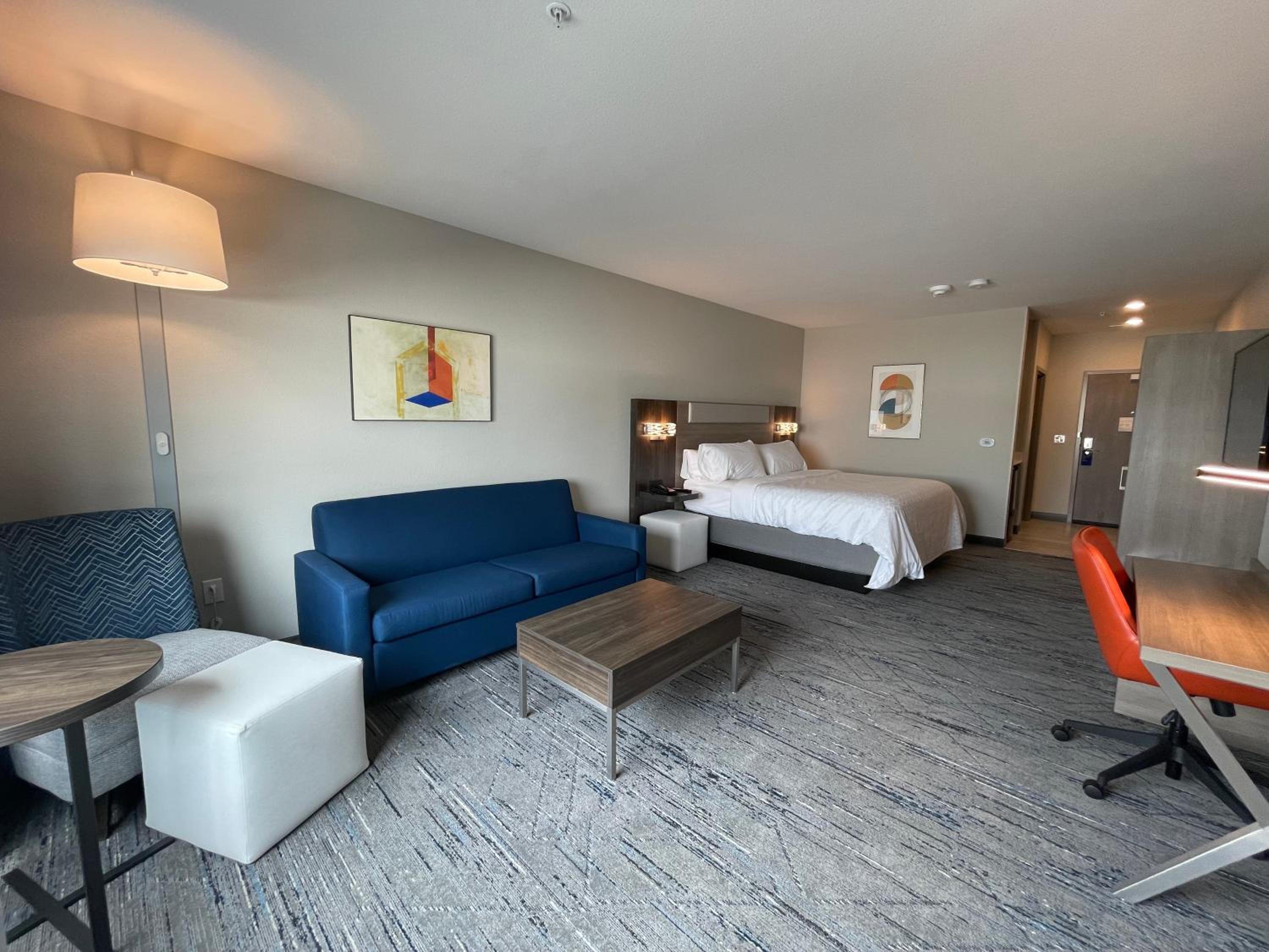 King Suite - Photo 3