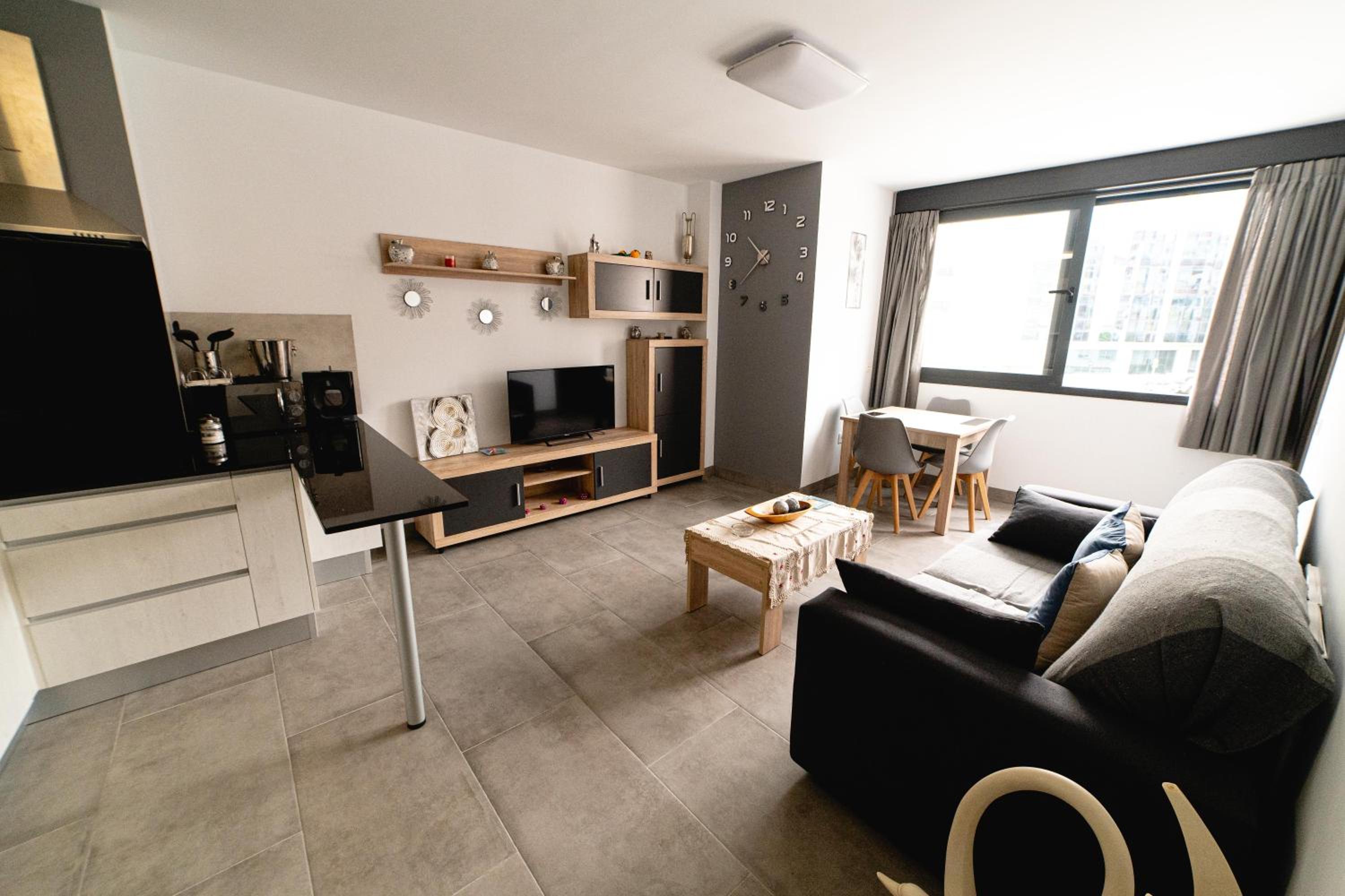 One-Bedroom Apartment - City View