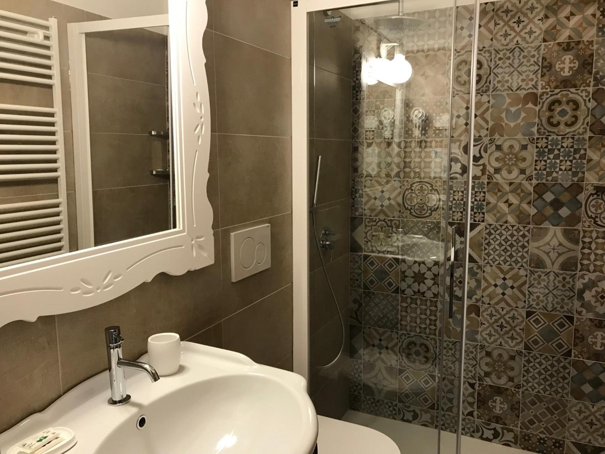 Standard Double Room - Annex, photo 7