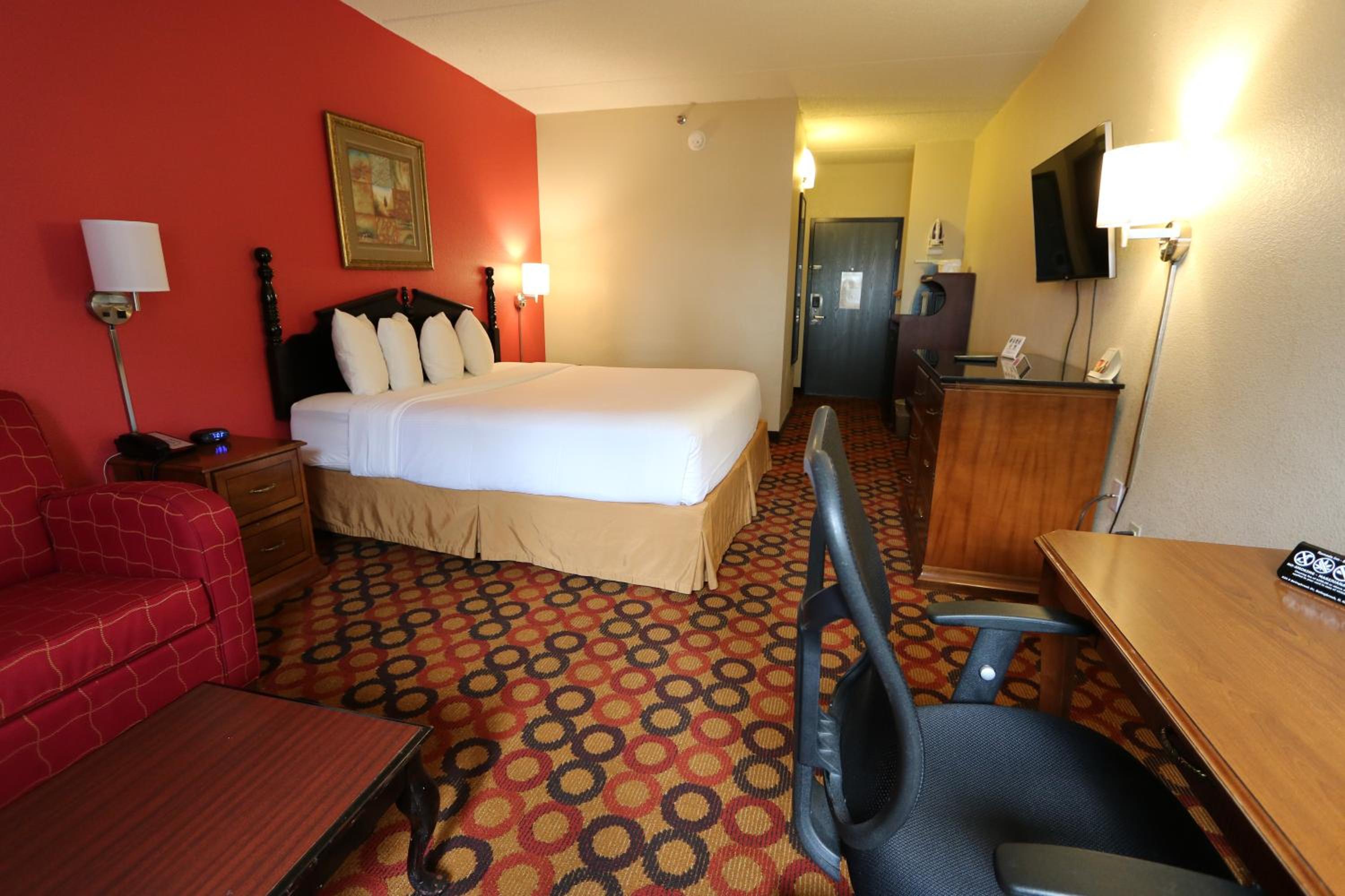King Room  With Walk-In Shower - Non-Smoking - Photo 2