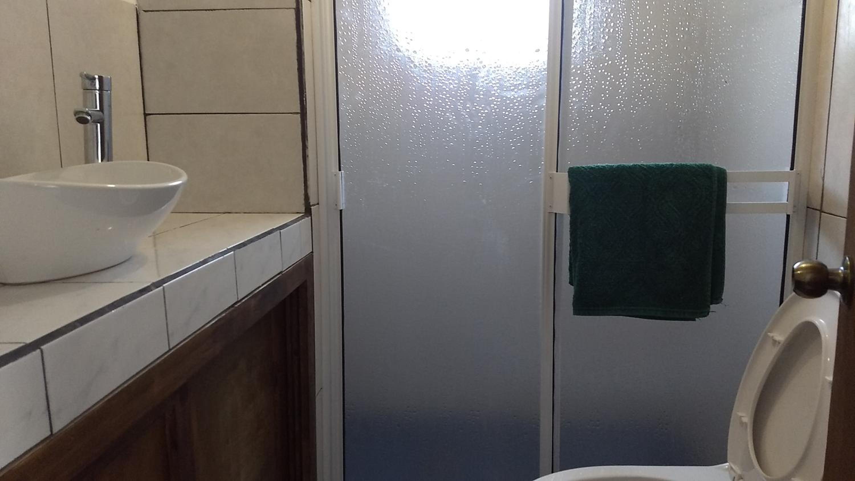 Twin Room with Bathroom - Photo 7