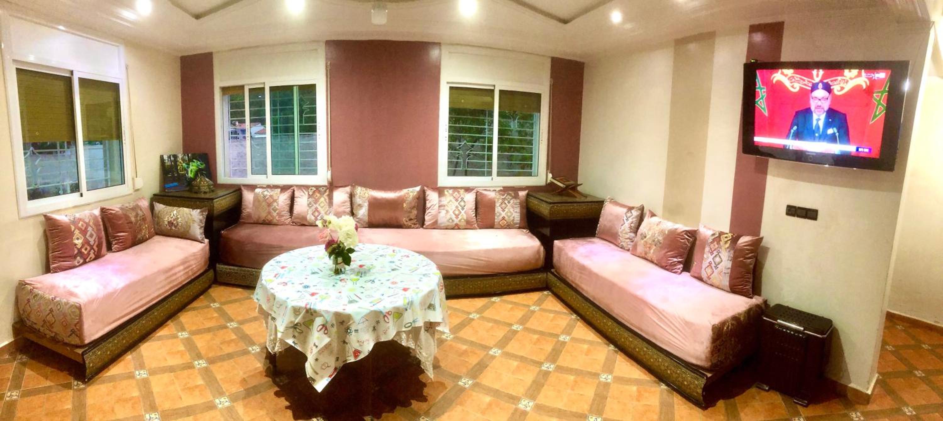 Villa - Photo 1