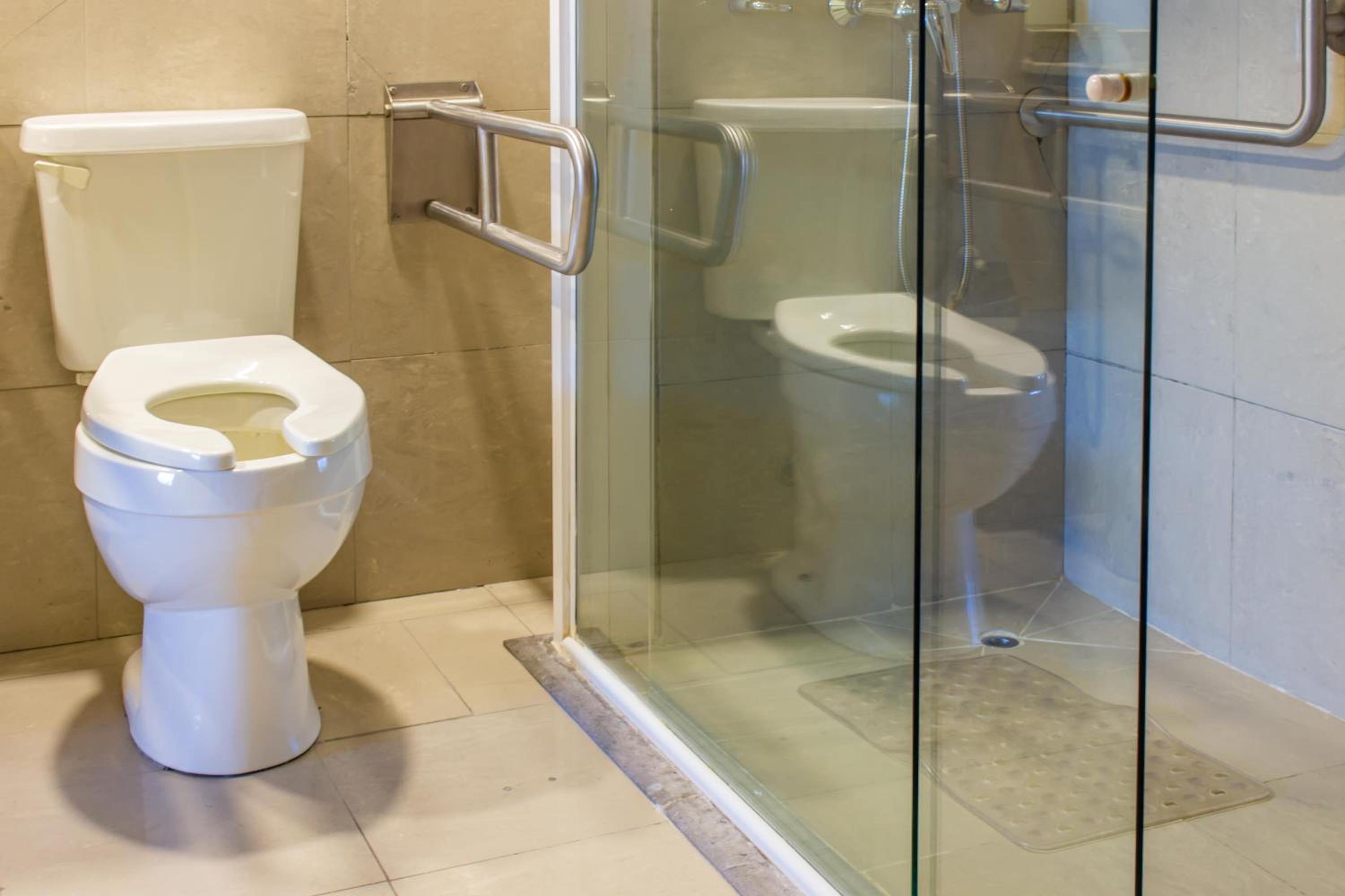 Queen Room - Disability Access photo 3
