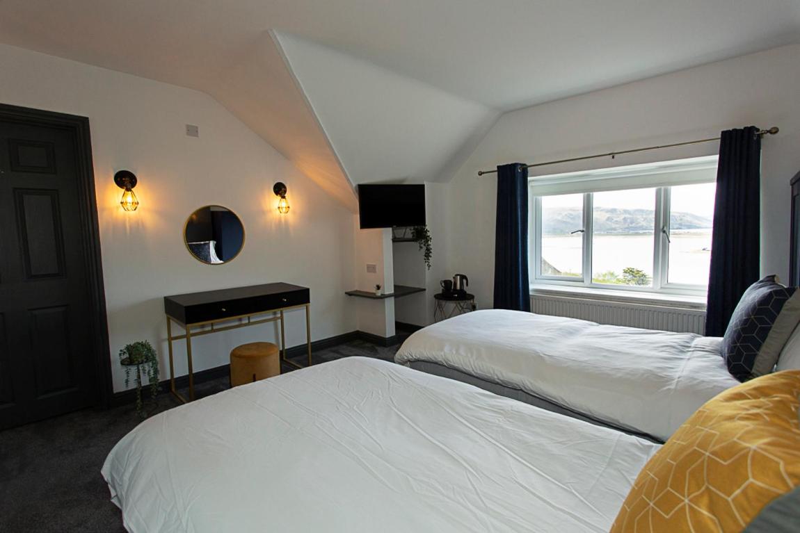 Twin Room with Shower photo 3
