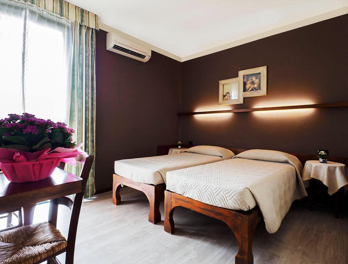 Large Double Or Twin Room