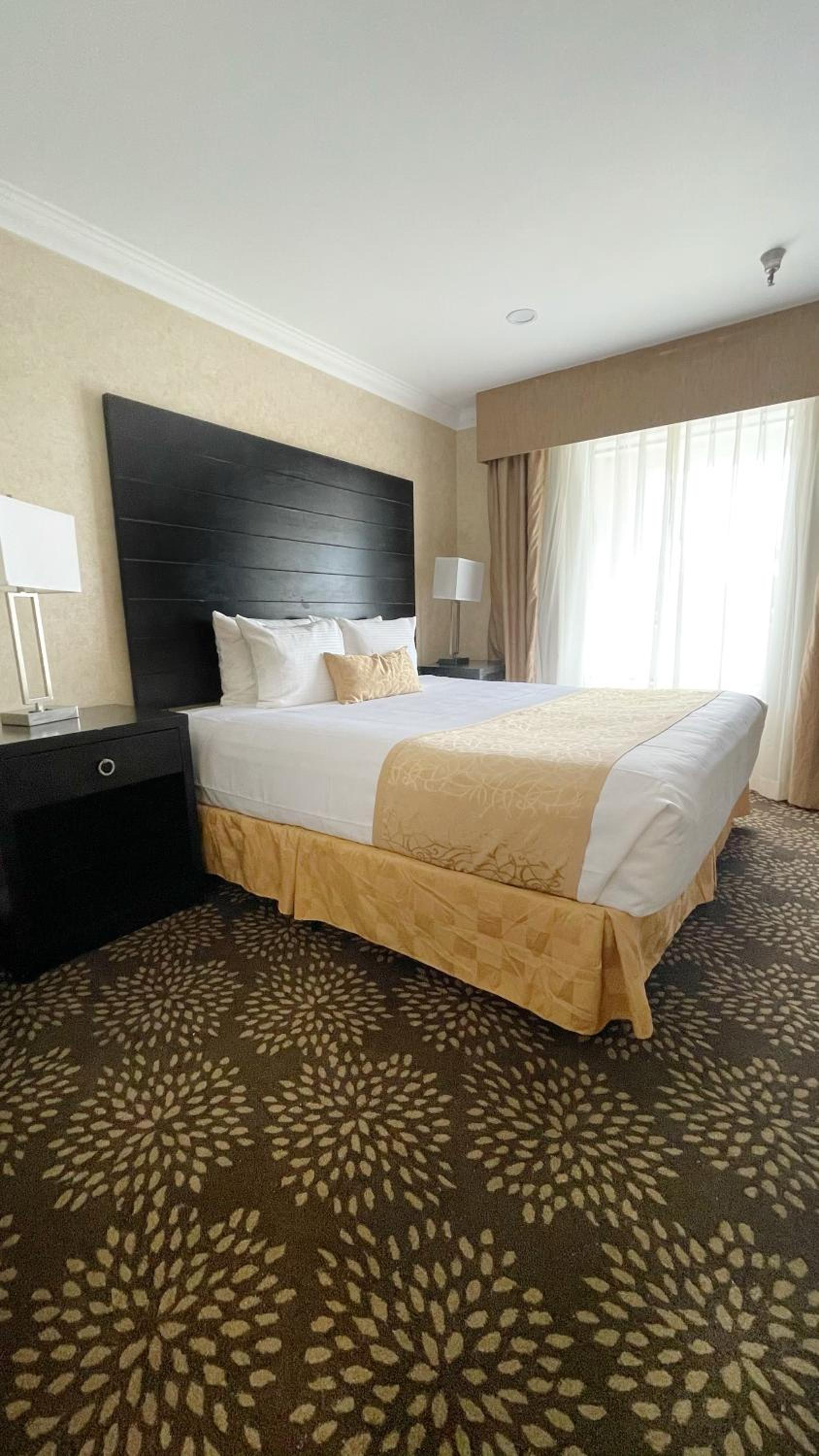 Standard King Room - Courtyard View photo 1