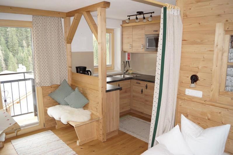 One-Bedroom Apartment with Shower photo 1