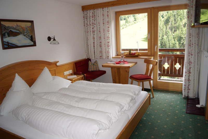 Two-Bedroom Apartment with Bathroom photo 2