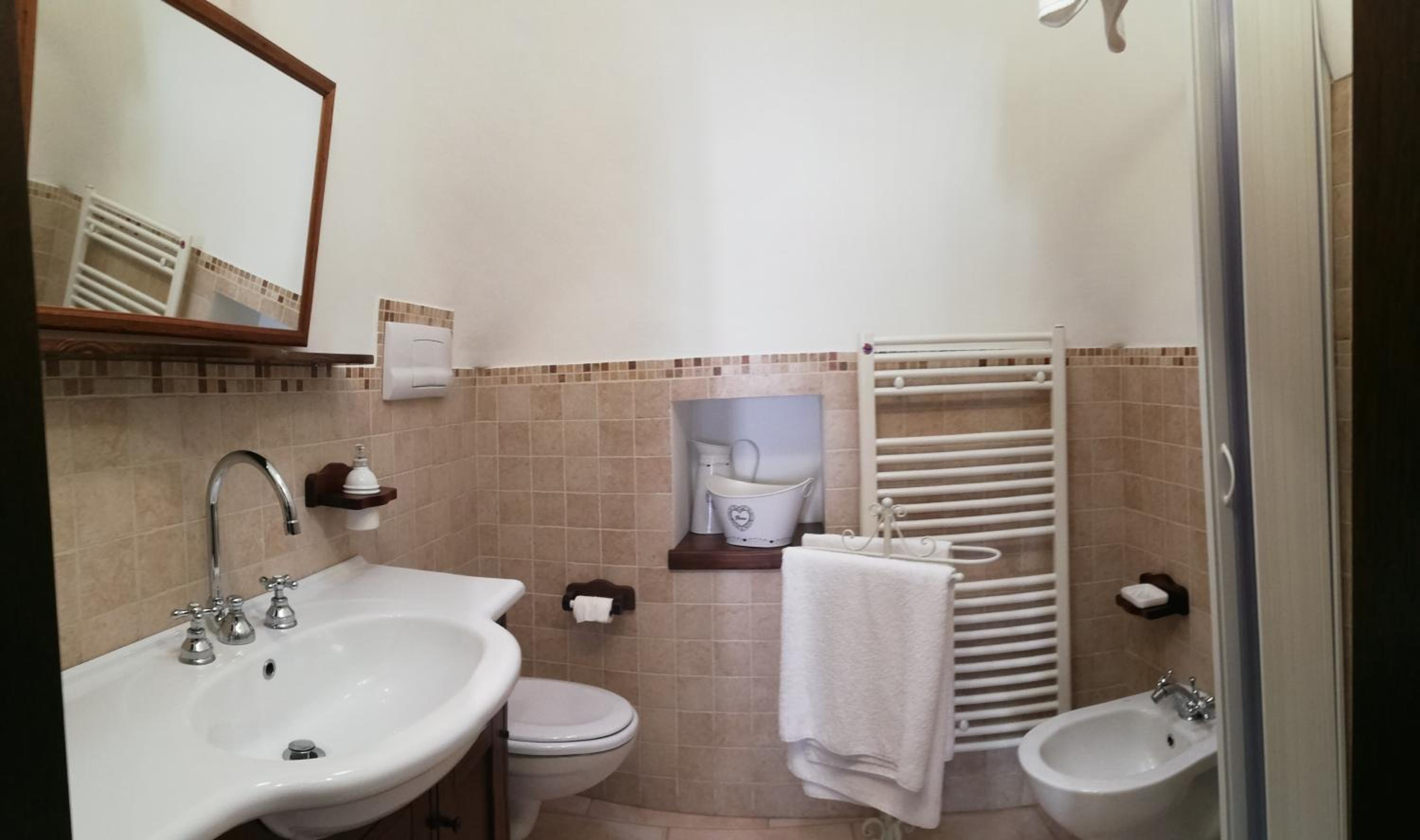 One-Bedroom House - Photo 44