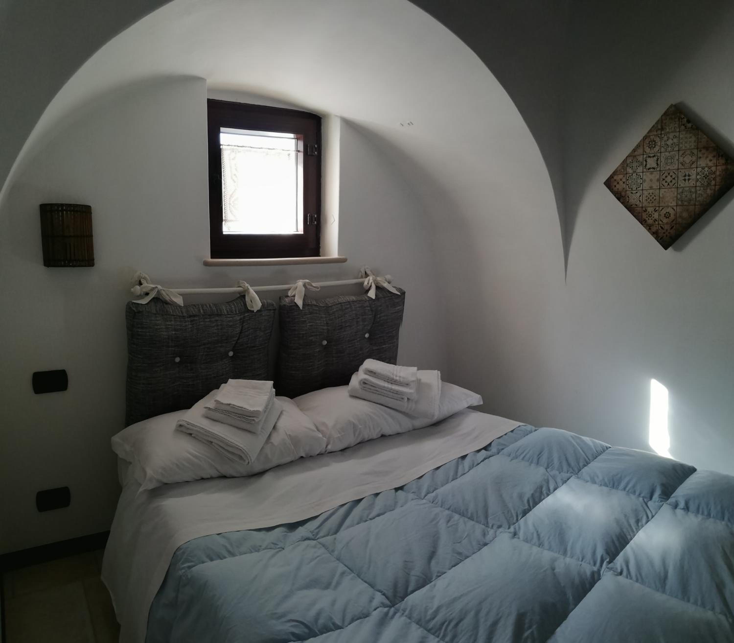 One-Bedroom House - Photo 1