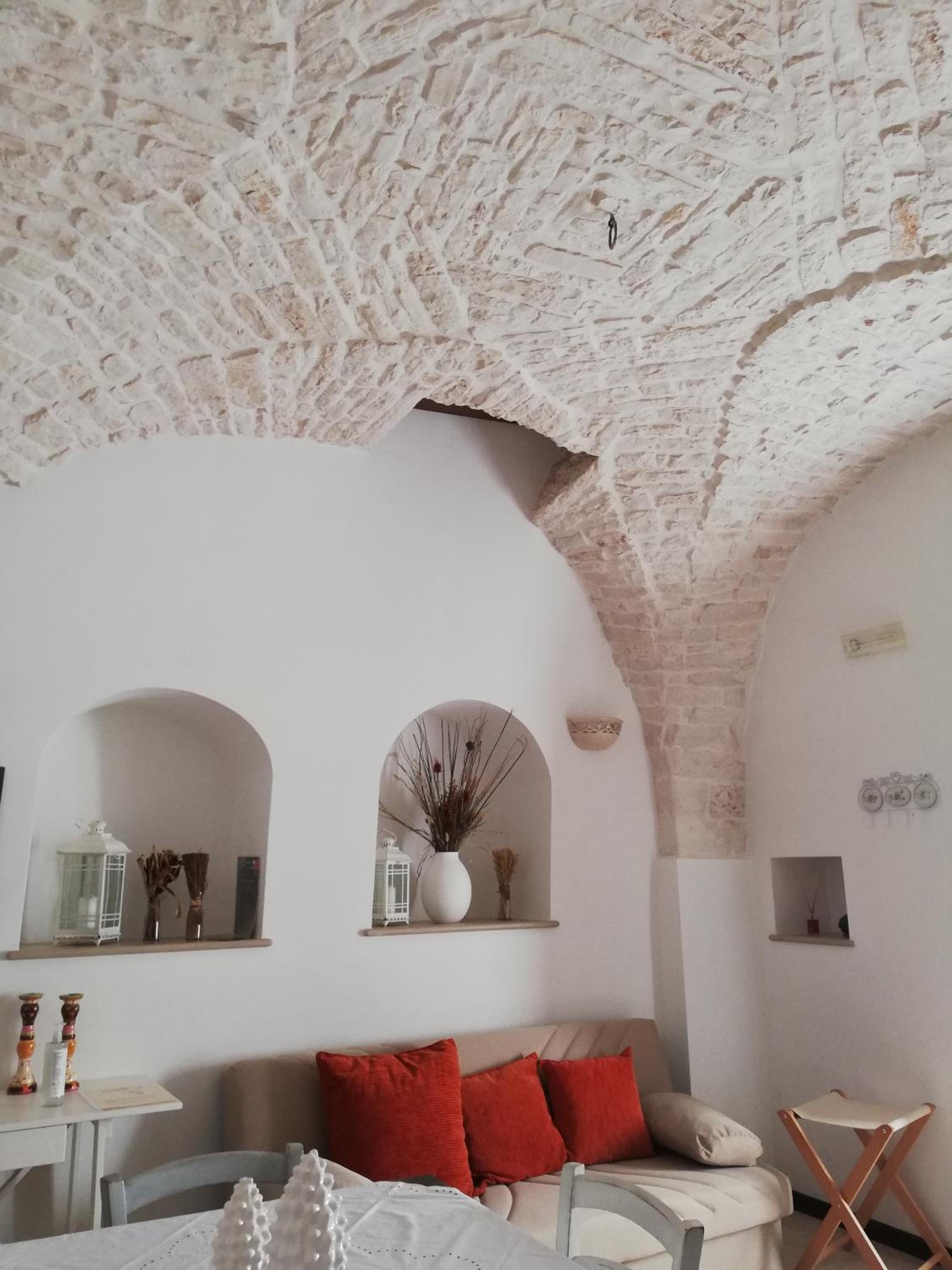One-Bedroom House - Photo 8