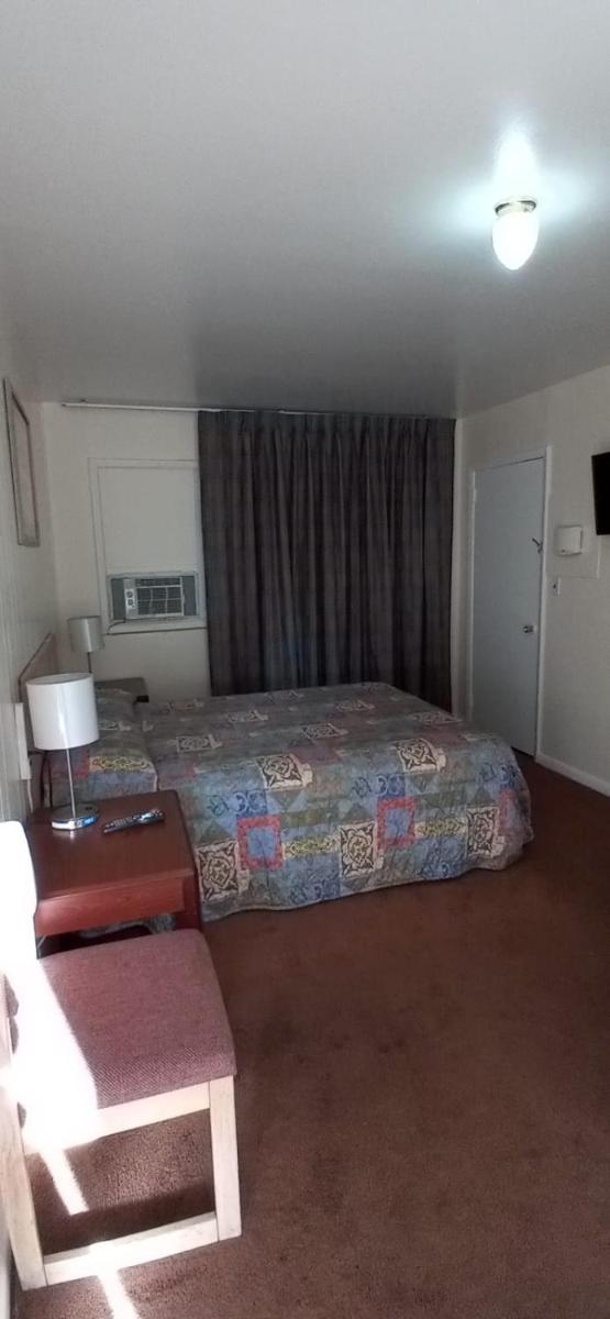 Budget Inn, Fotografia 3