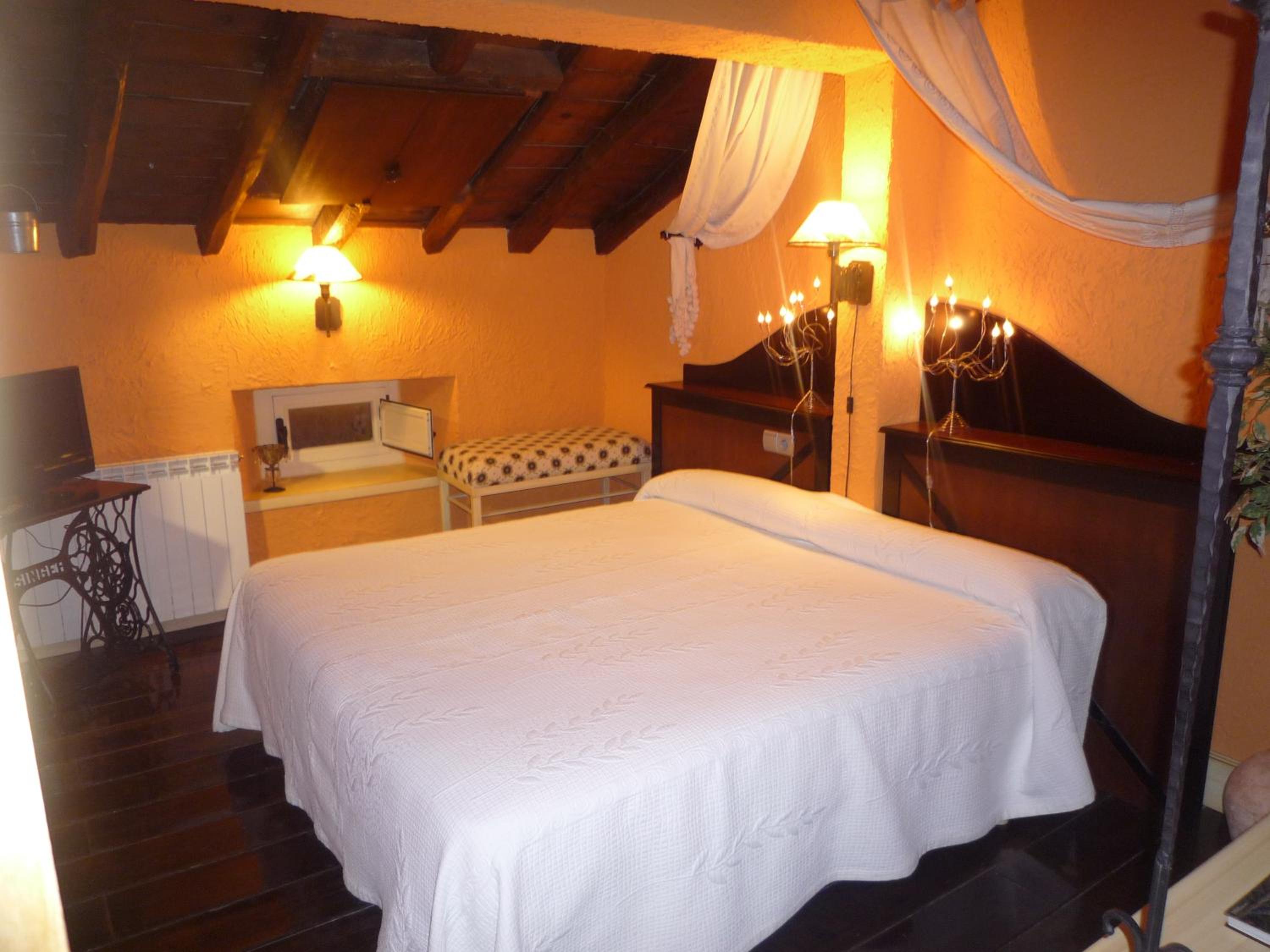 Budget Double Room photo 3