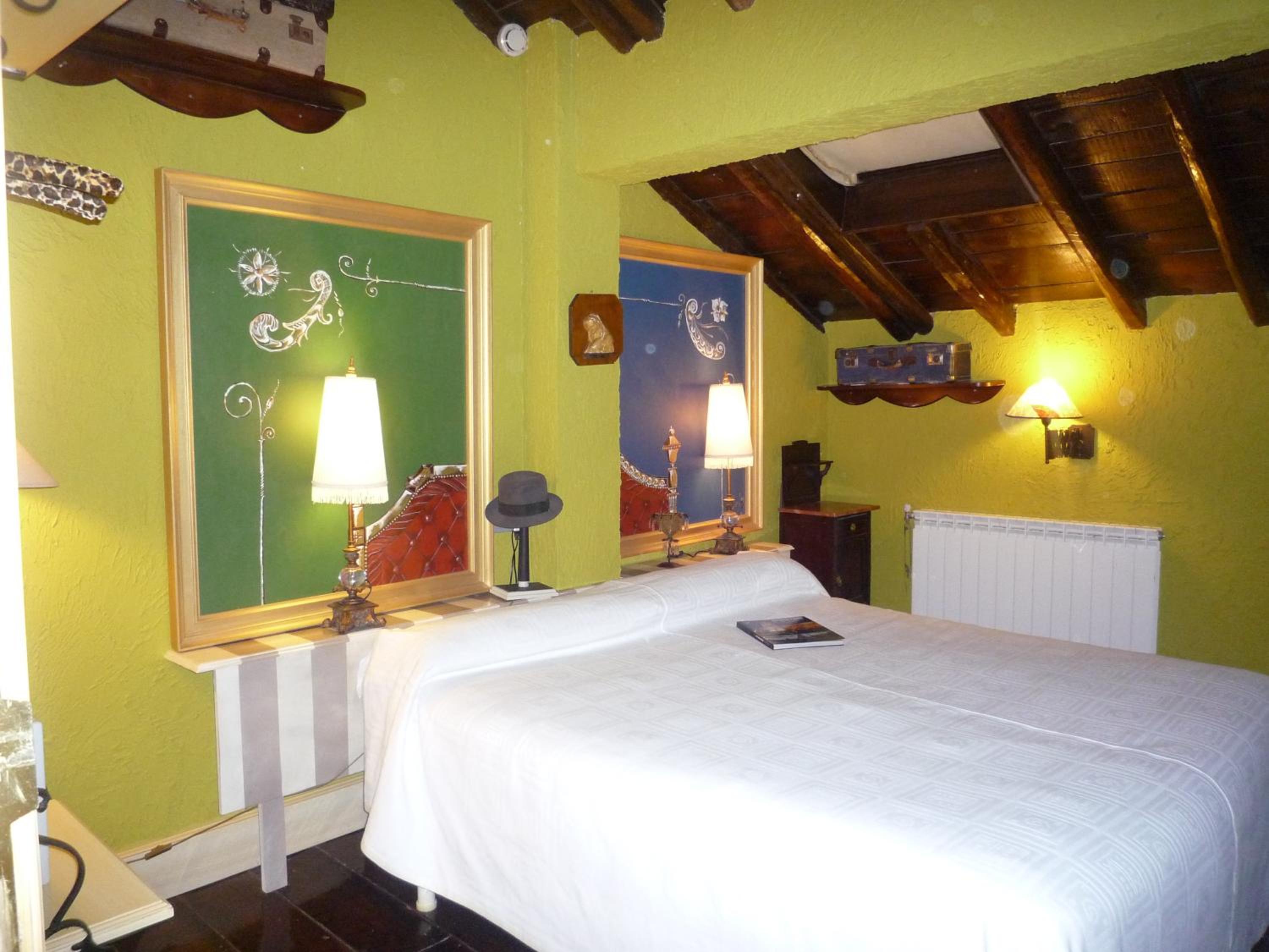 Budget Double Room photo 2