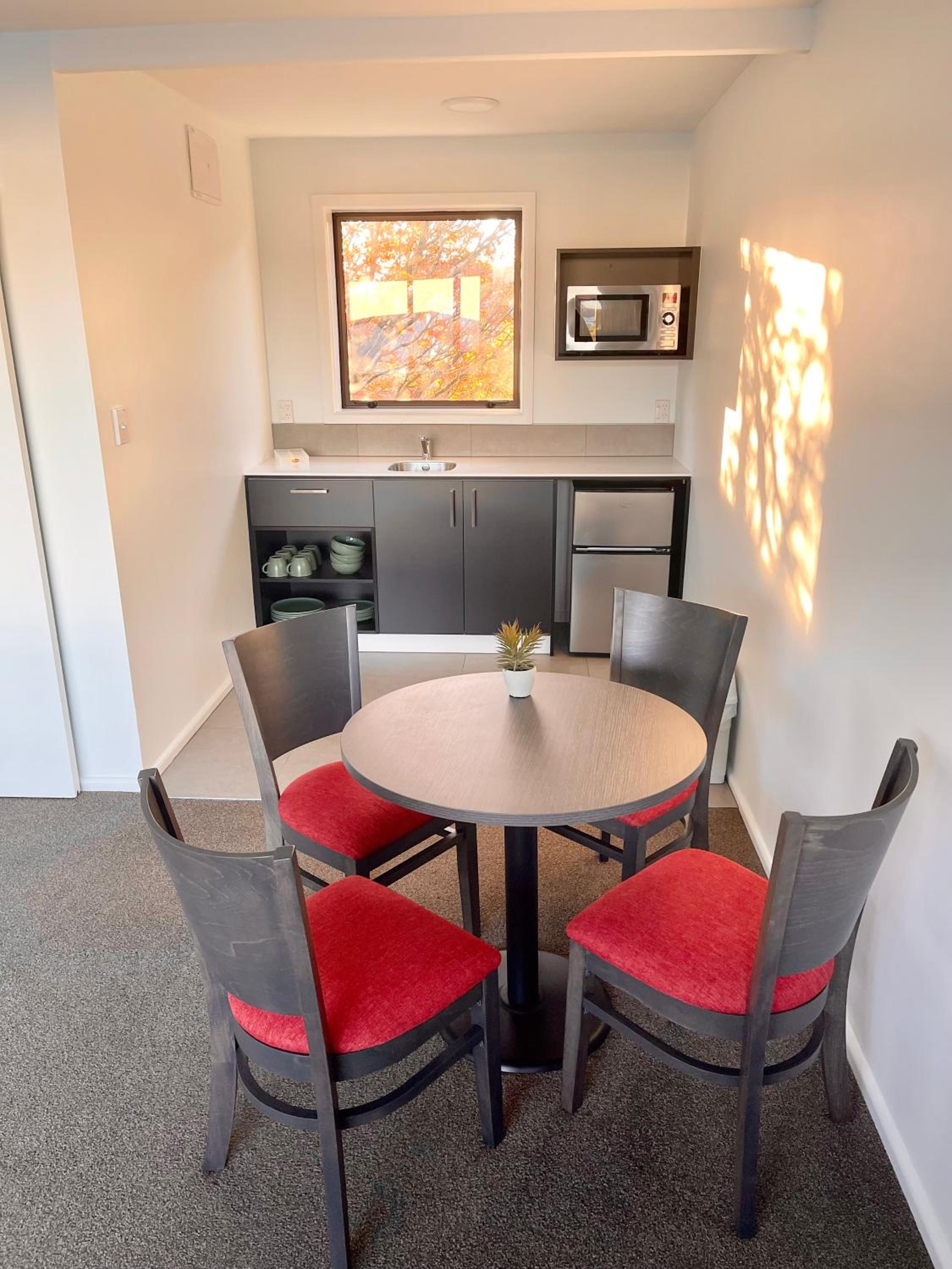 Deluxe Family Suite - Photo 6