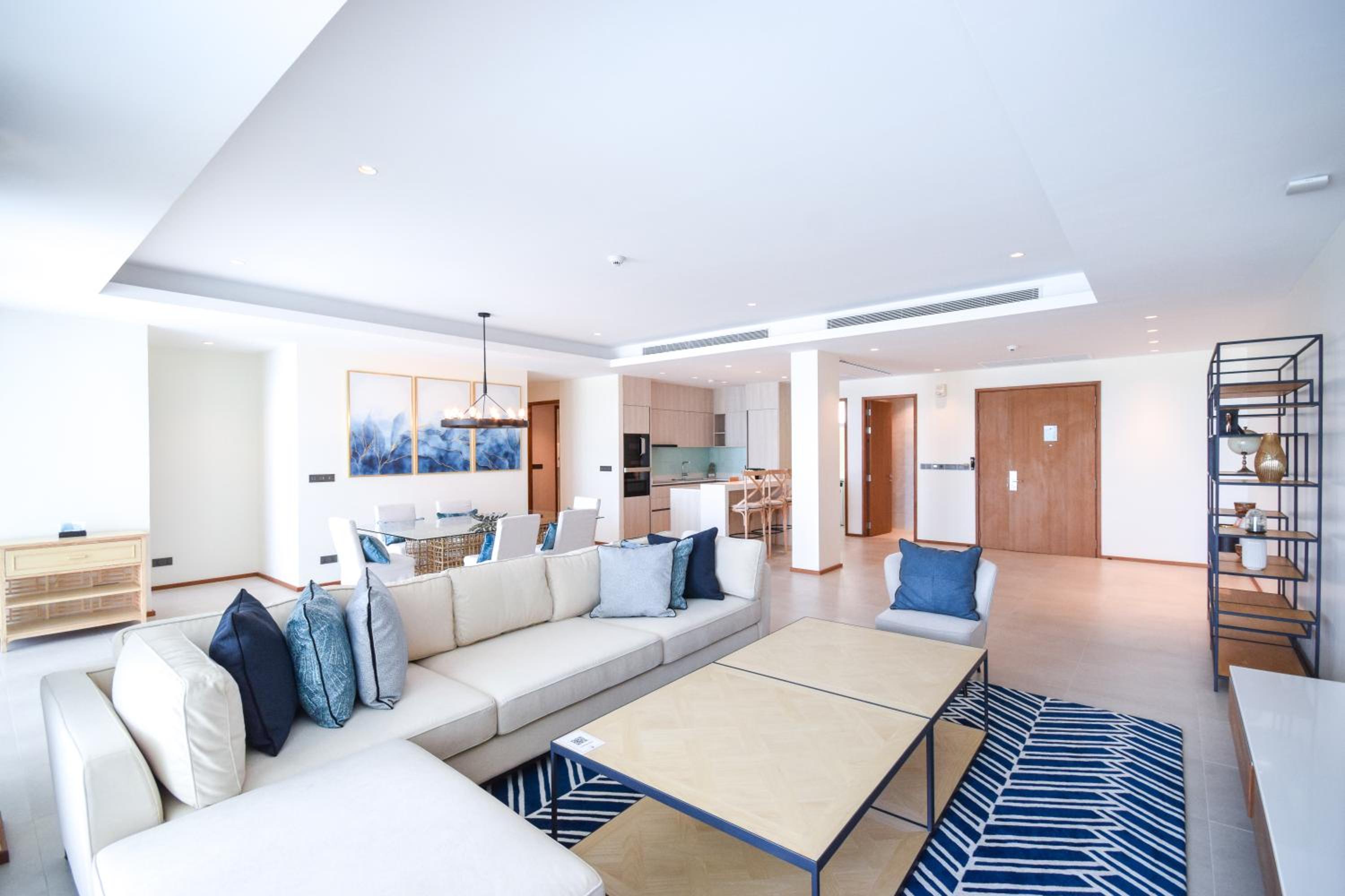 Two-Bedroom Pool Suite Beach View photo 3