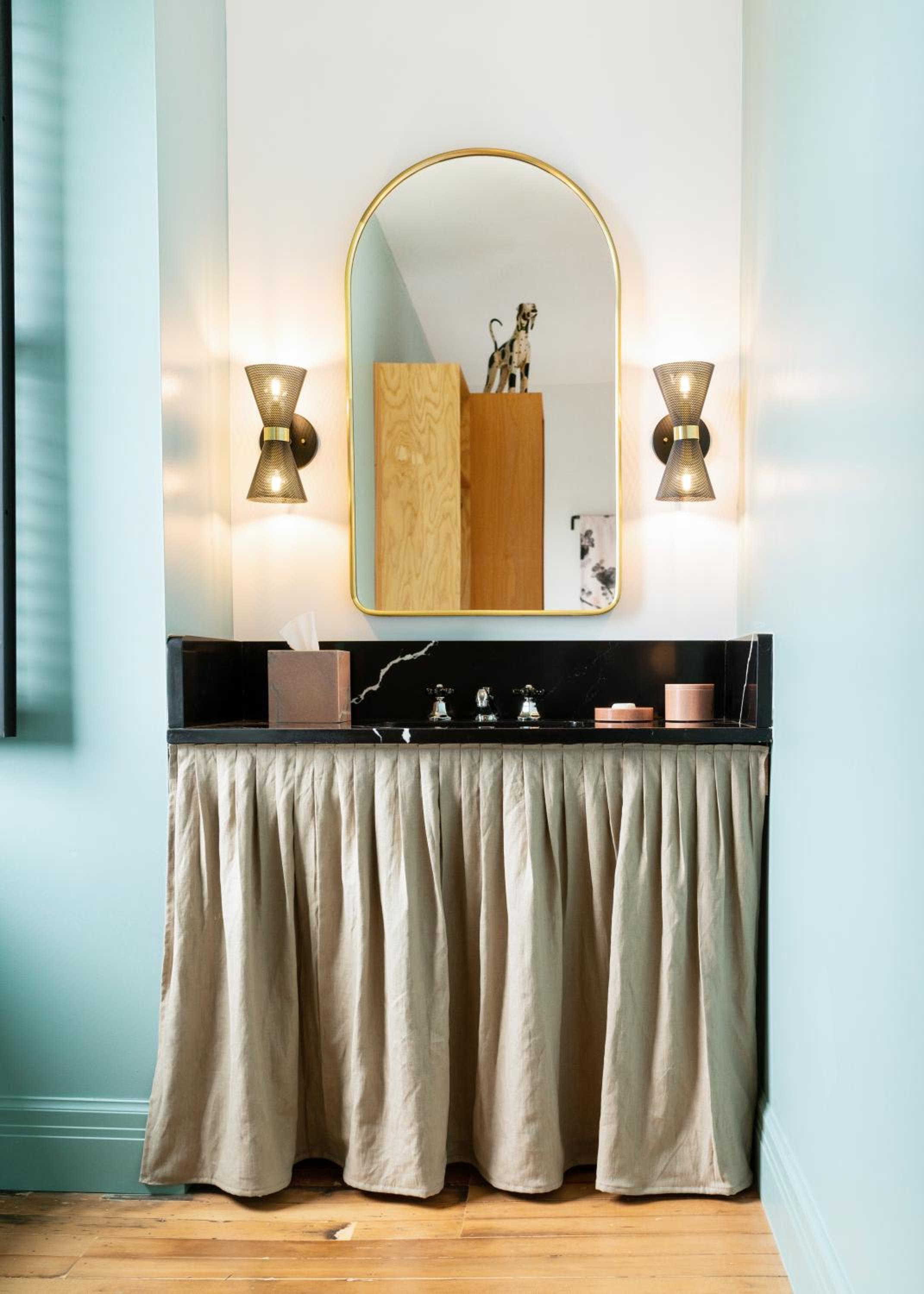 Queen Room - Disability Access - Photo 10