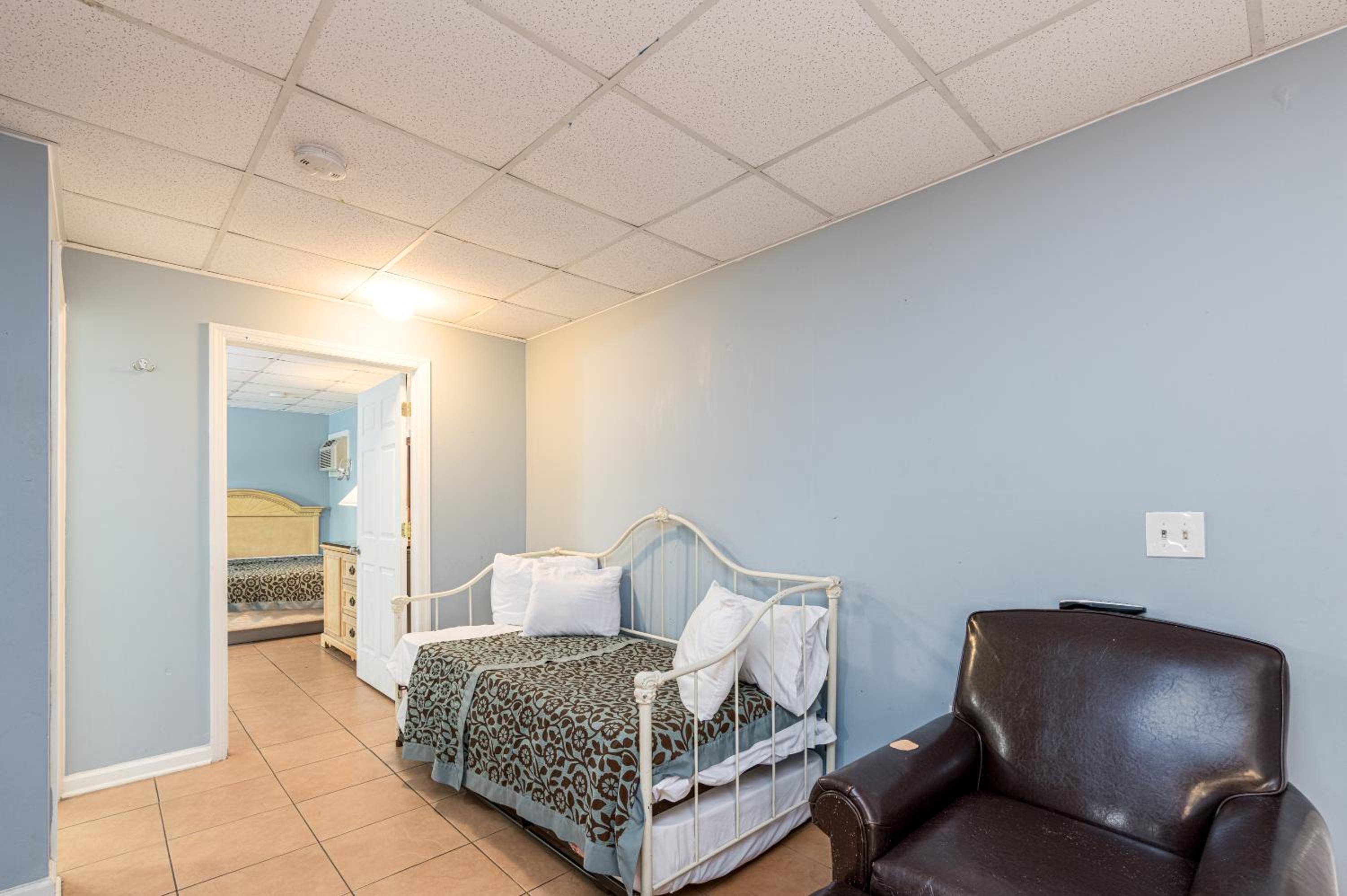Premium One Bedroom Suite photo 2