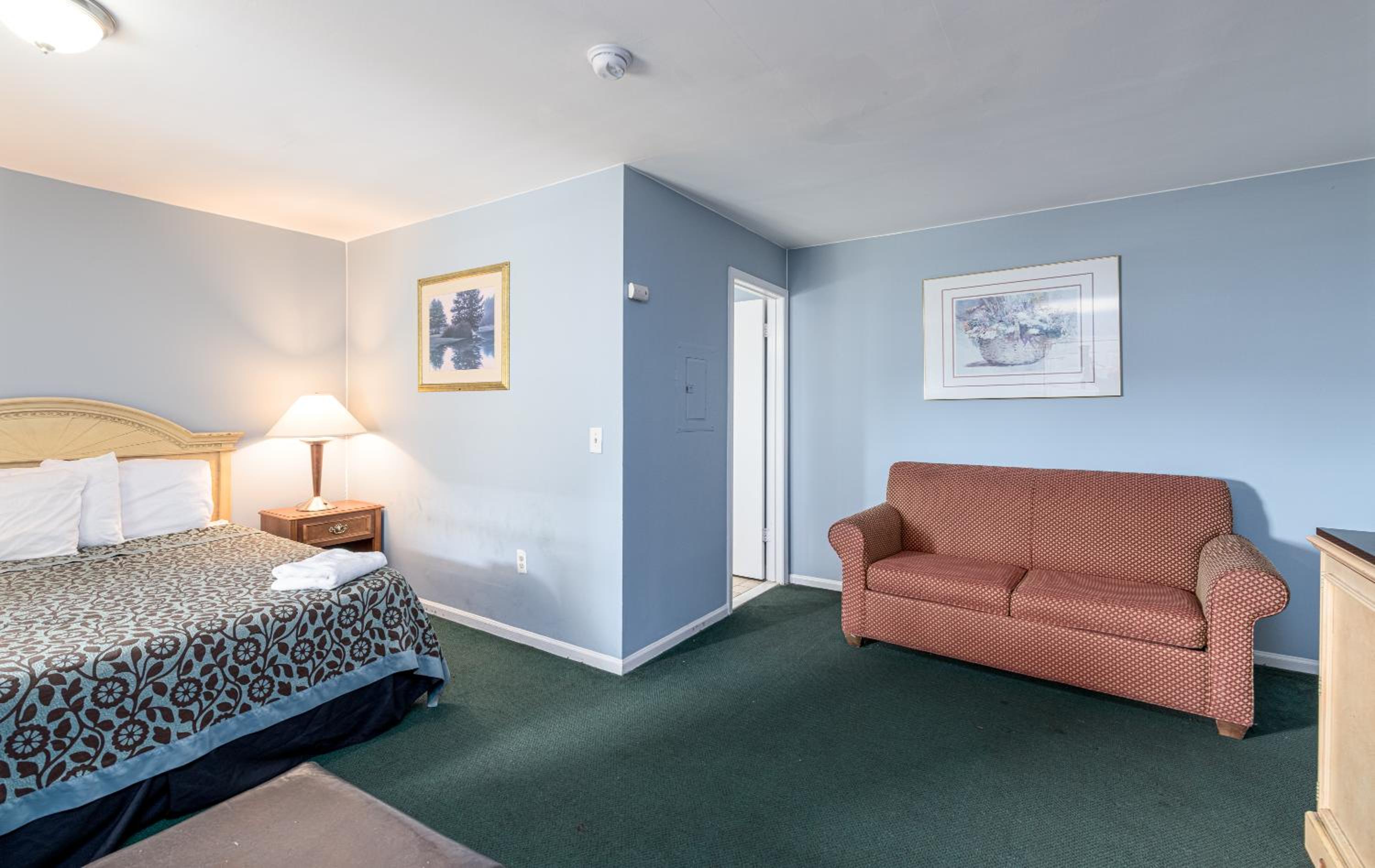 Queen Room With Sofa Bed
