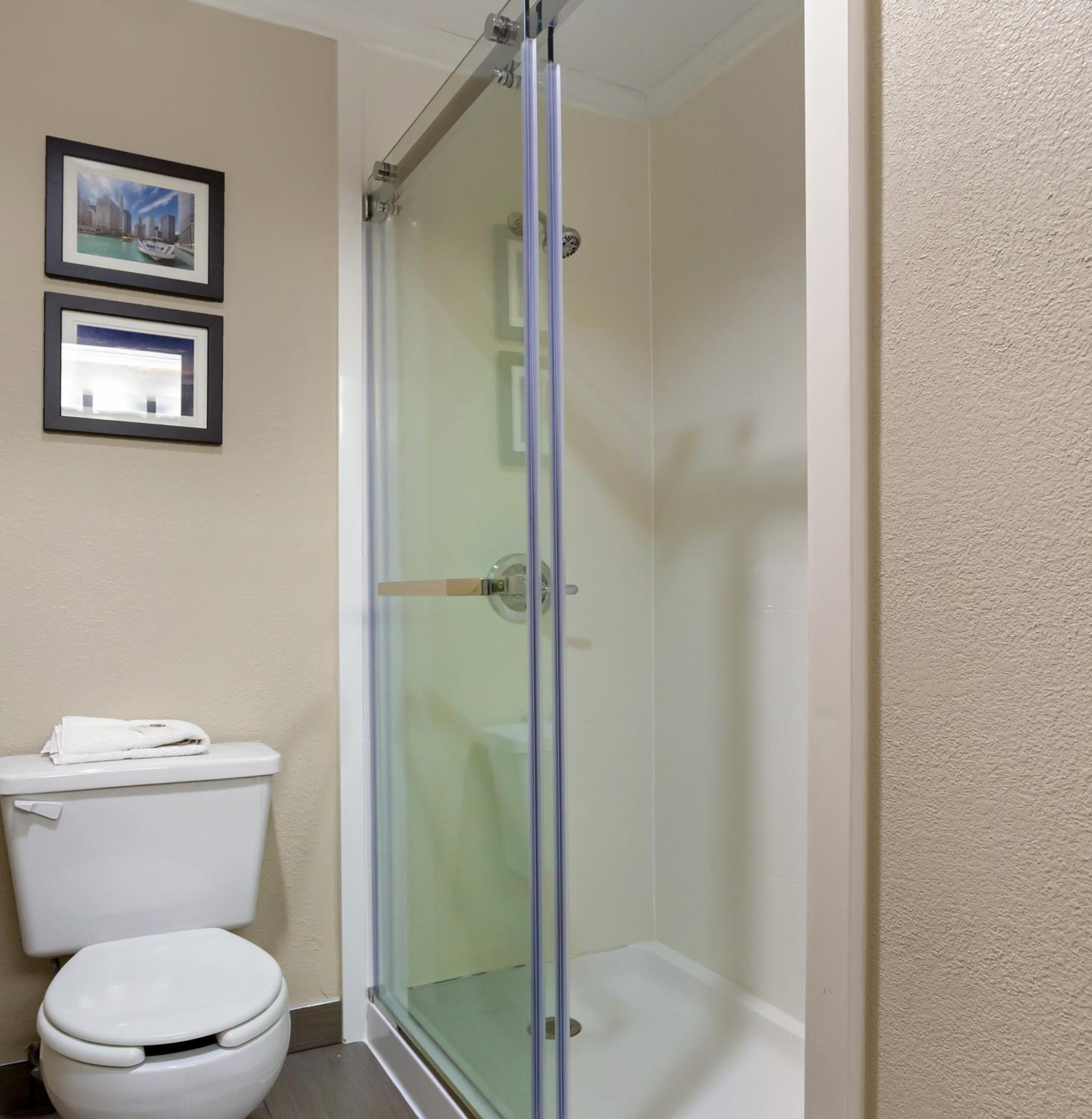 King Suite - Non-Smoking - Photo 3